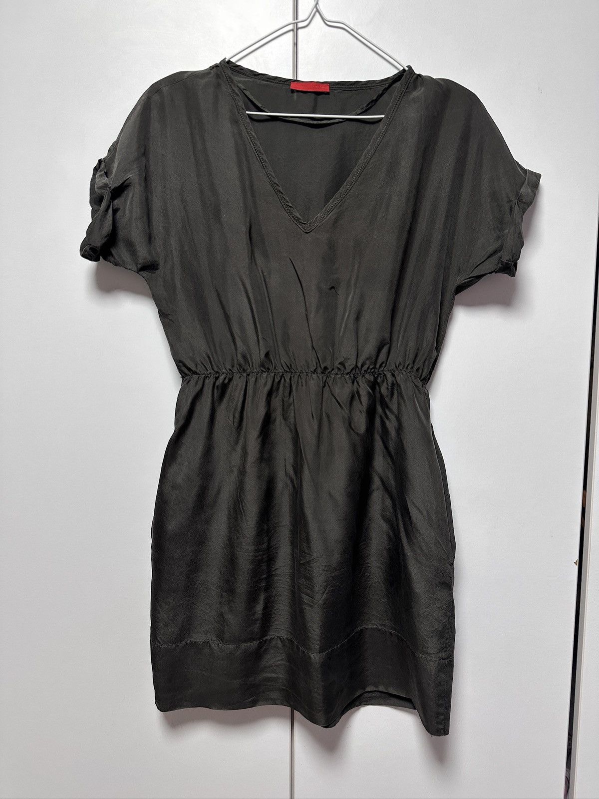 Prada Prada vintage dress luxury 90s basic and comfortable Size S / US 4 / IT 40 - 1 Thumbnail