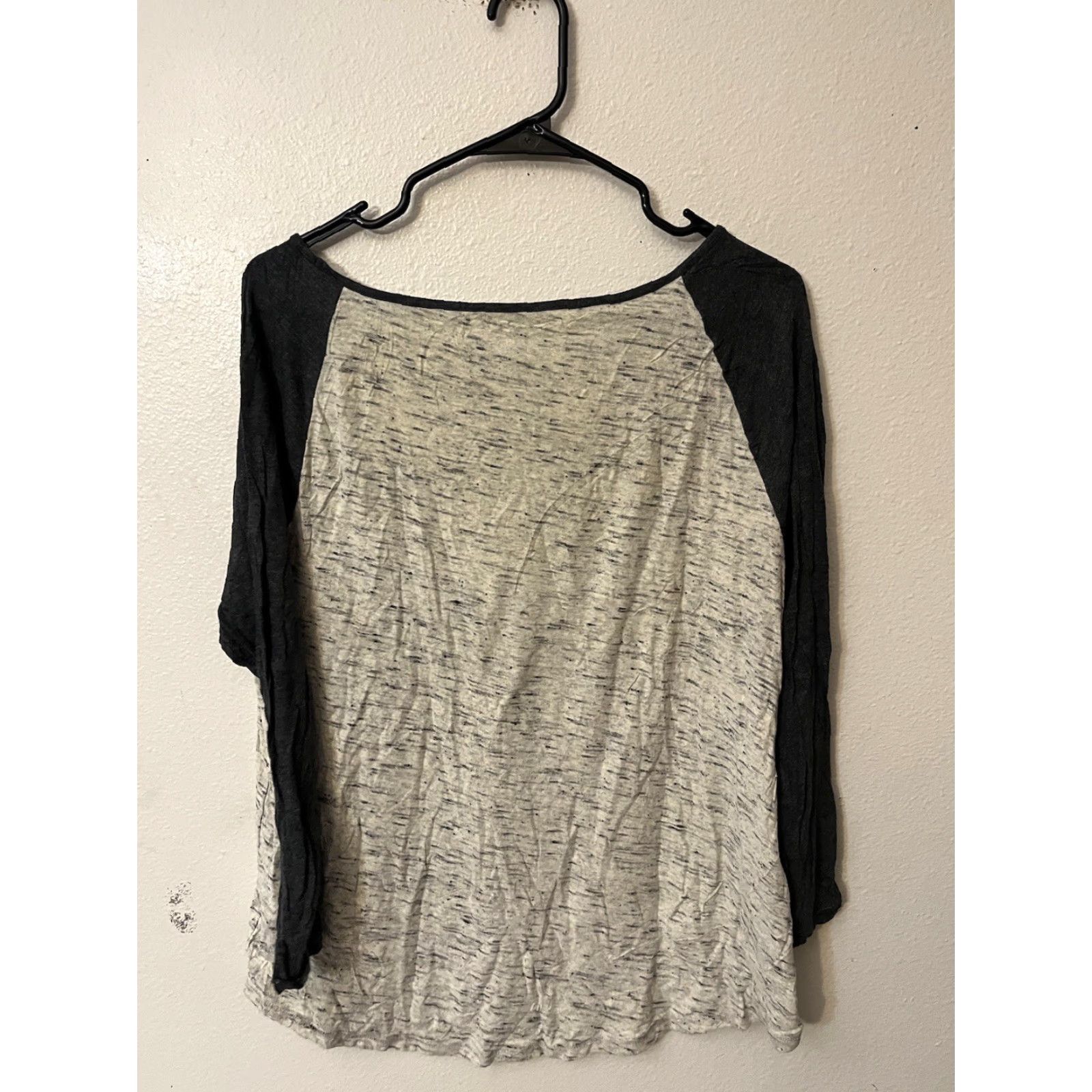 Gap VINTAGE Gap Grey Womens Sweater Pullover Long Sleeve Crew Neck 90s Peace Embroidered Size Large Size L / US 10 / IT 46 - 2 Thumbnail