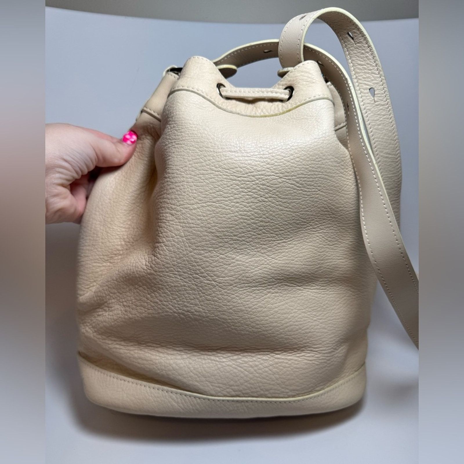 Longchamp Longchamp Drawstring Bucket Bag Crossbody Cream Leather Bag Size ONE SIZE - 10 Thumbnail