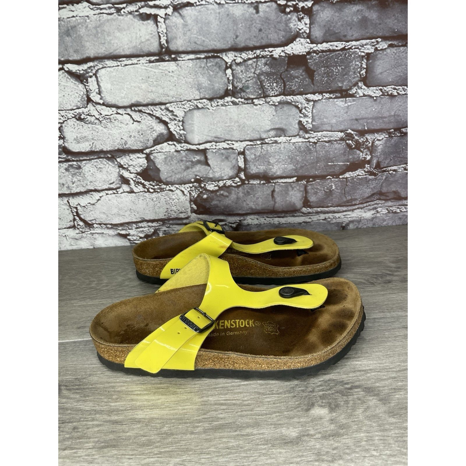 Birkenstock Birkenstock Gizeh Yellow Patent Leather Cork Slide Sandals W Size US 6.5 / IT 36.5 - 5 Thumbnail