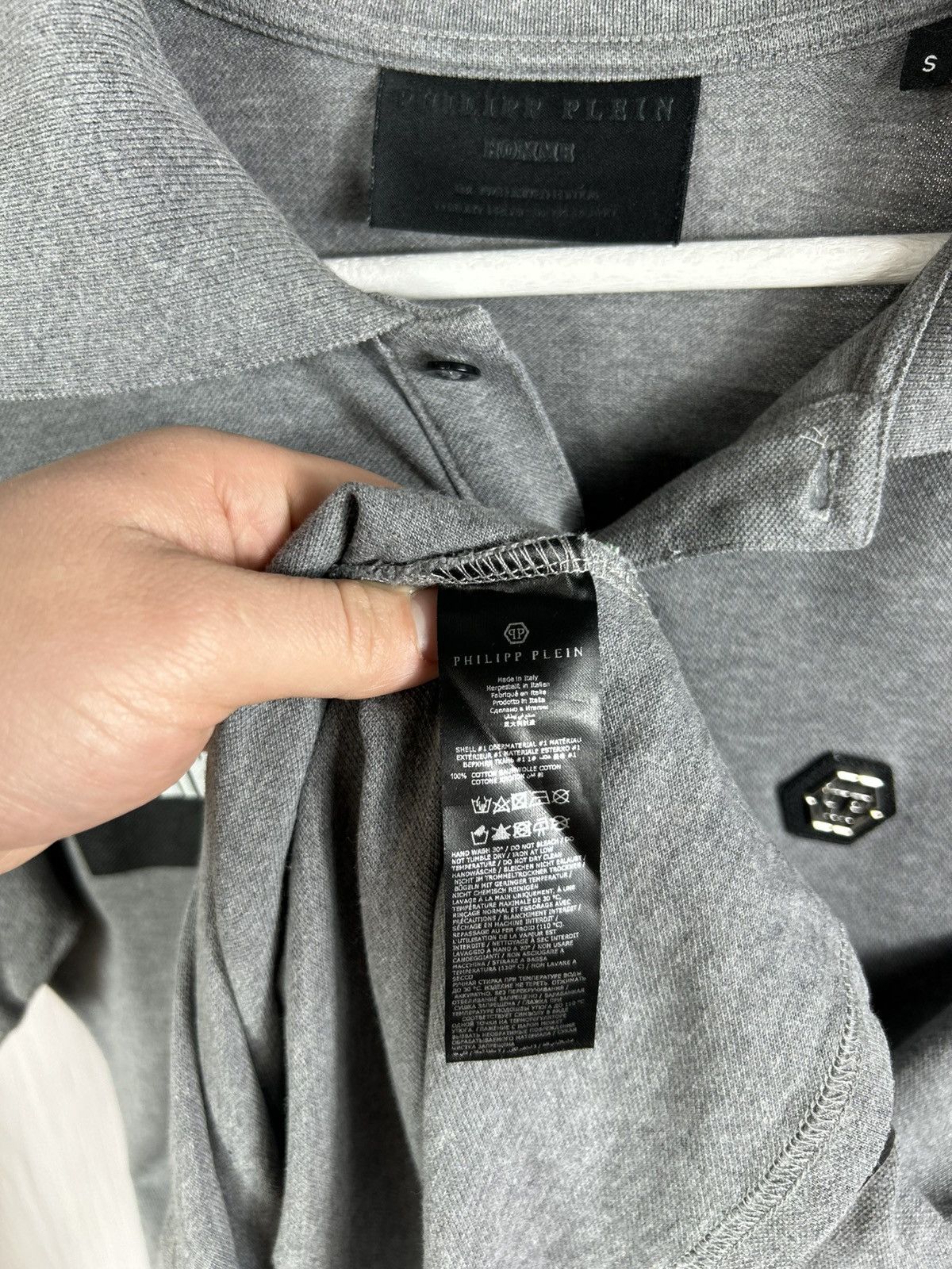 Philipp Plein Philipp Plein 1978 Gray Logo Patch Polo Shirt Size S Size US S / EU 44-46 / 1 - 12 Thumbnail