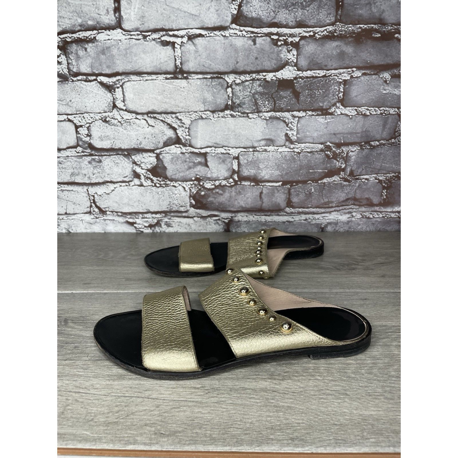 Lanvin Lanvin Gold Leather Straps Flats Slides Studded Sandals Wome Size US 8.5 / IT 38.5 - 19 Thumbnail