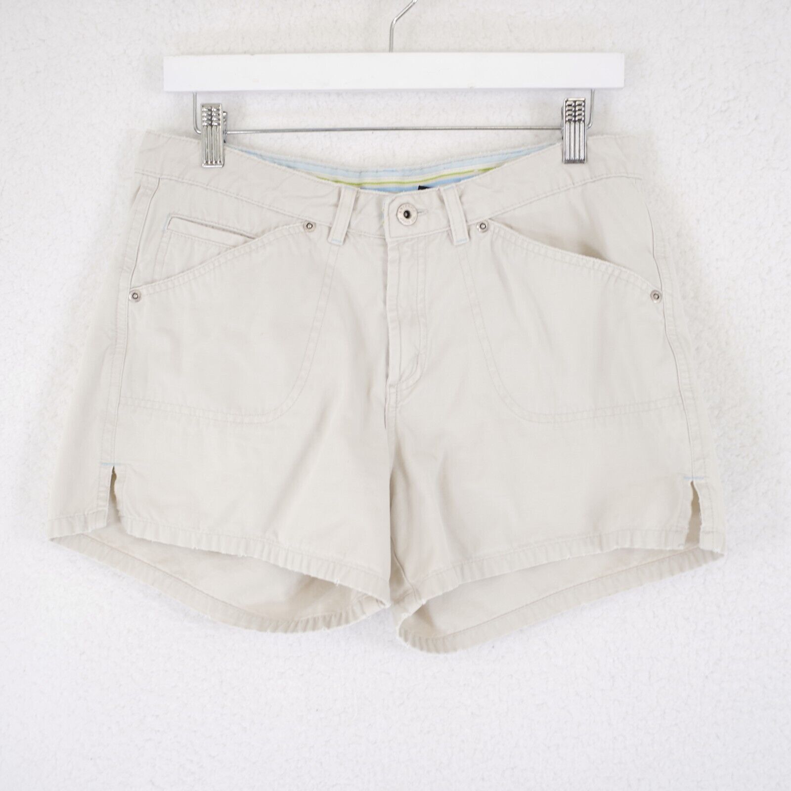 Arizona Jean Co. Arizona Jean Company Cream Short Shorts Size 9 Mid RIse 32/4 Size 32" / US 10 / IT 46 - 1 Thumbnail