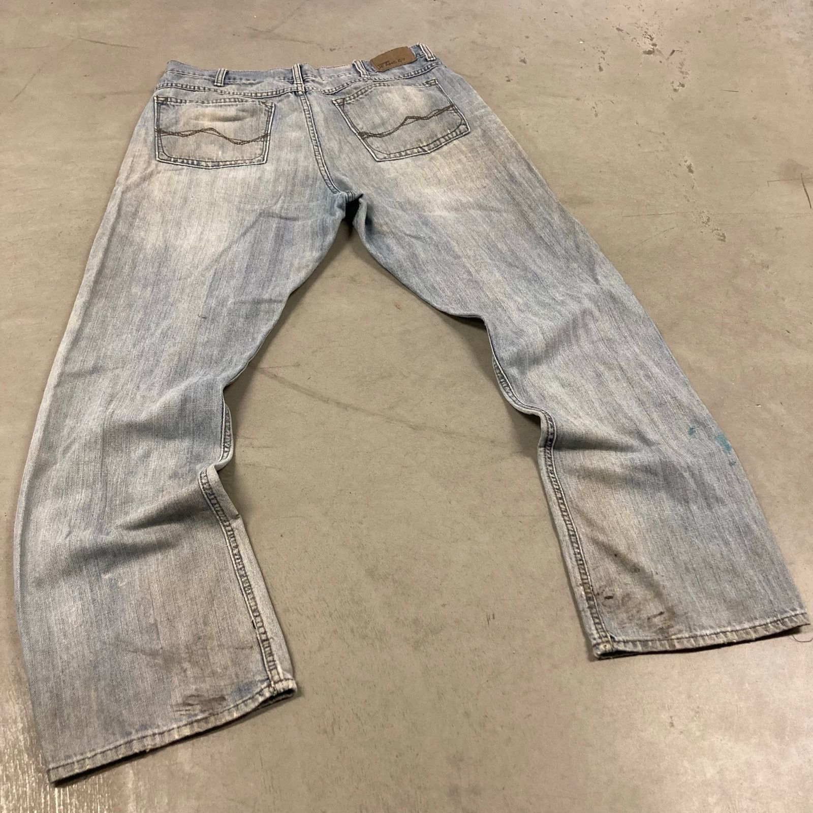 Wrangler Y2K thrashed baggy wrangler bootcut jeans 34x32 Size US 34 / EU 50 - 2 Thumbnail