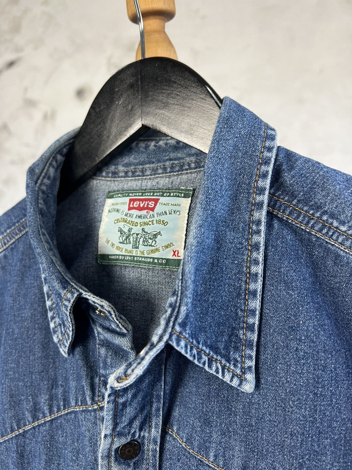 Levi's Vintage Levi’s Denim Shirt Size L - XL Size US XL / EU 56 / 4 - 5 Thumbnail