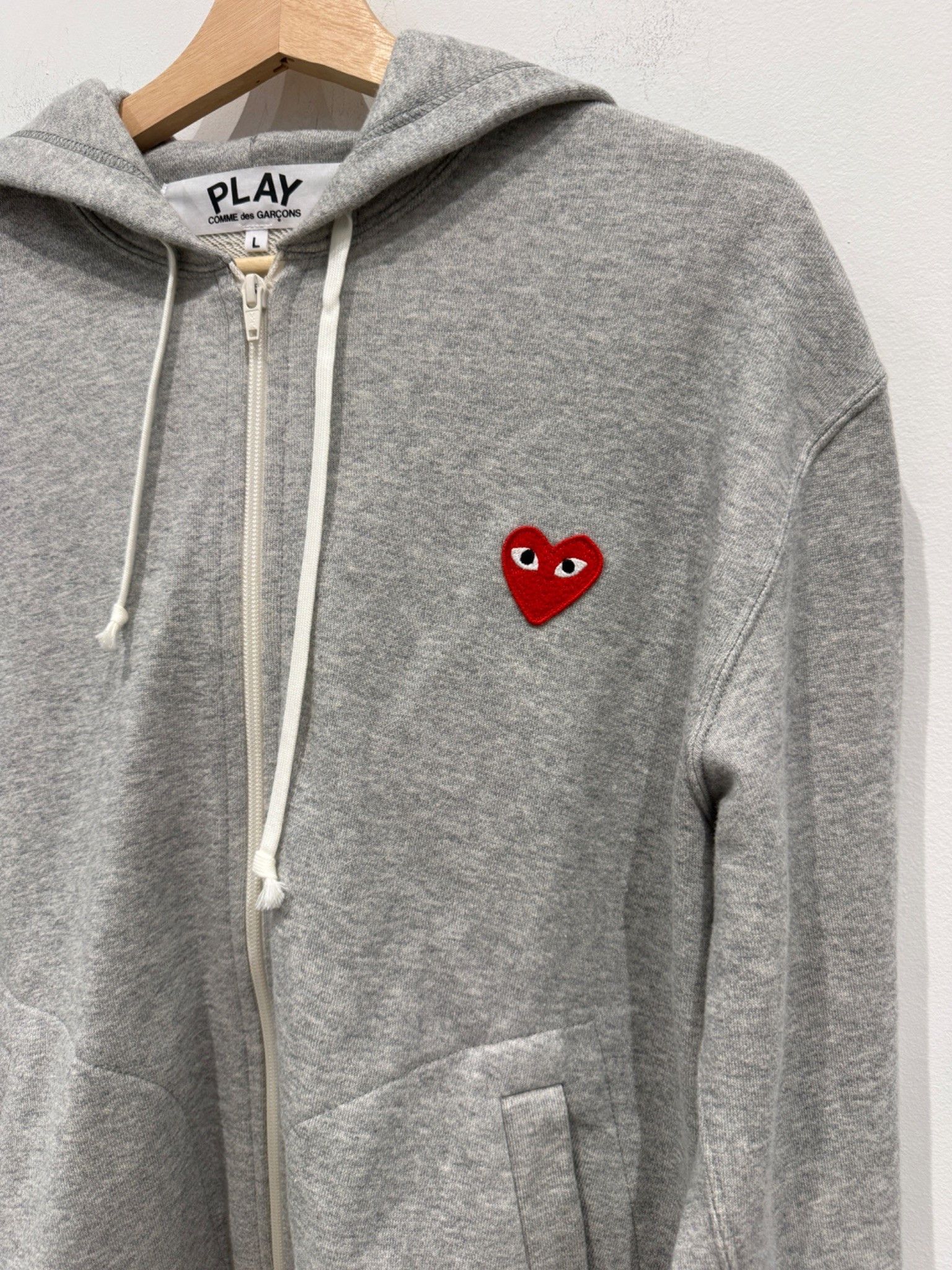 CDG by Comme des Garcons Comme Des Garcons PLAY Heart Zip-Up Hoodie With Back Logo Size US L / EU 52-54 / 3 - 2 Thumbnail