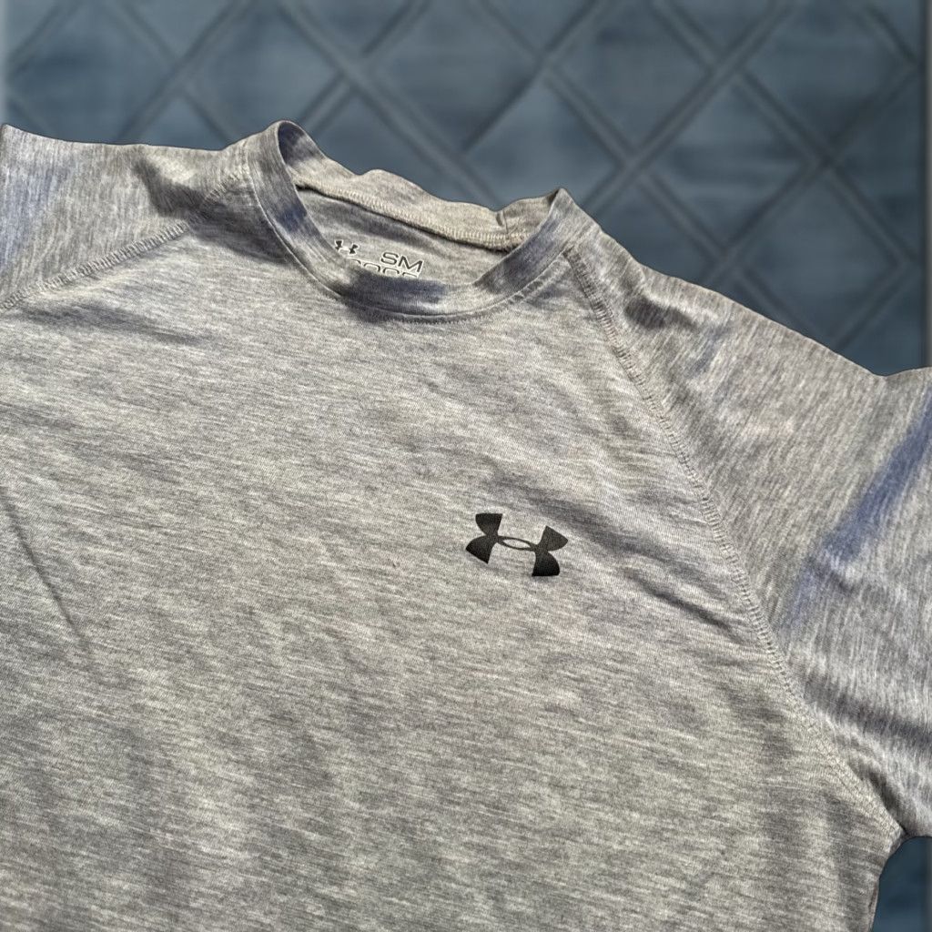 Under Armour Under Armour Shirt Mens Small Gray Tee Short Sleeve Performance Loose Workout Size US S / EU 44-46 / 1 - 1 Thumbnail