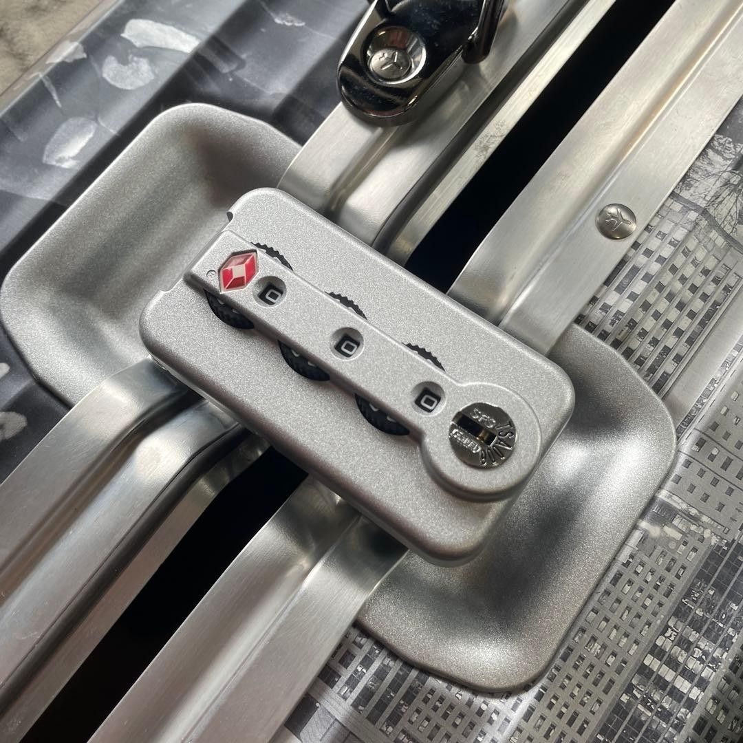 Rimowa RIMOWA KOREA SPECIAL EDITION Classic Cabin Silver Carry-On Size ONE SIZE - 8 Thumbnail