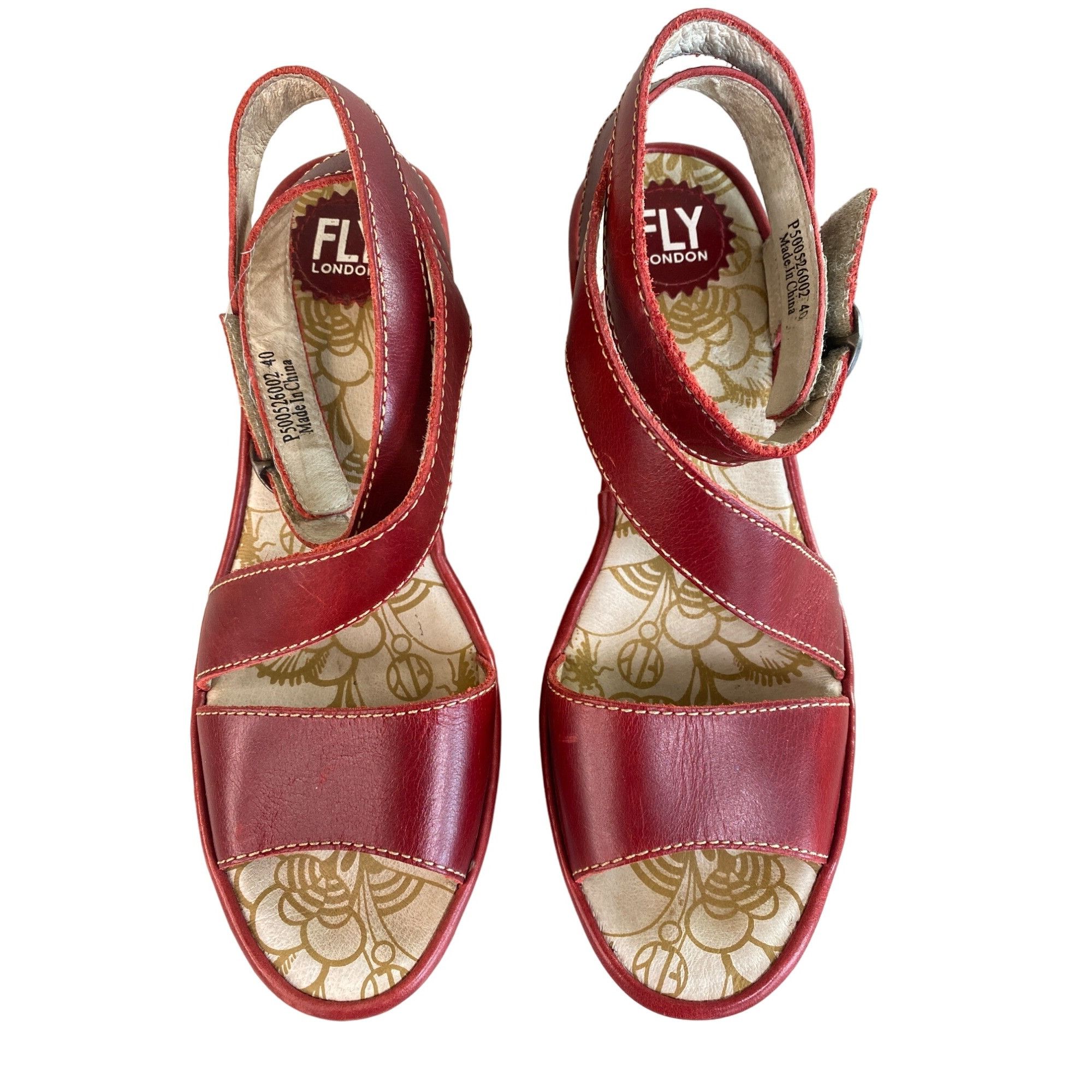 Red fly sandals deals