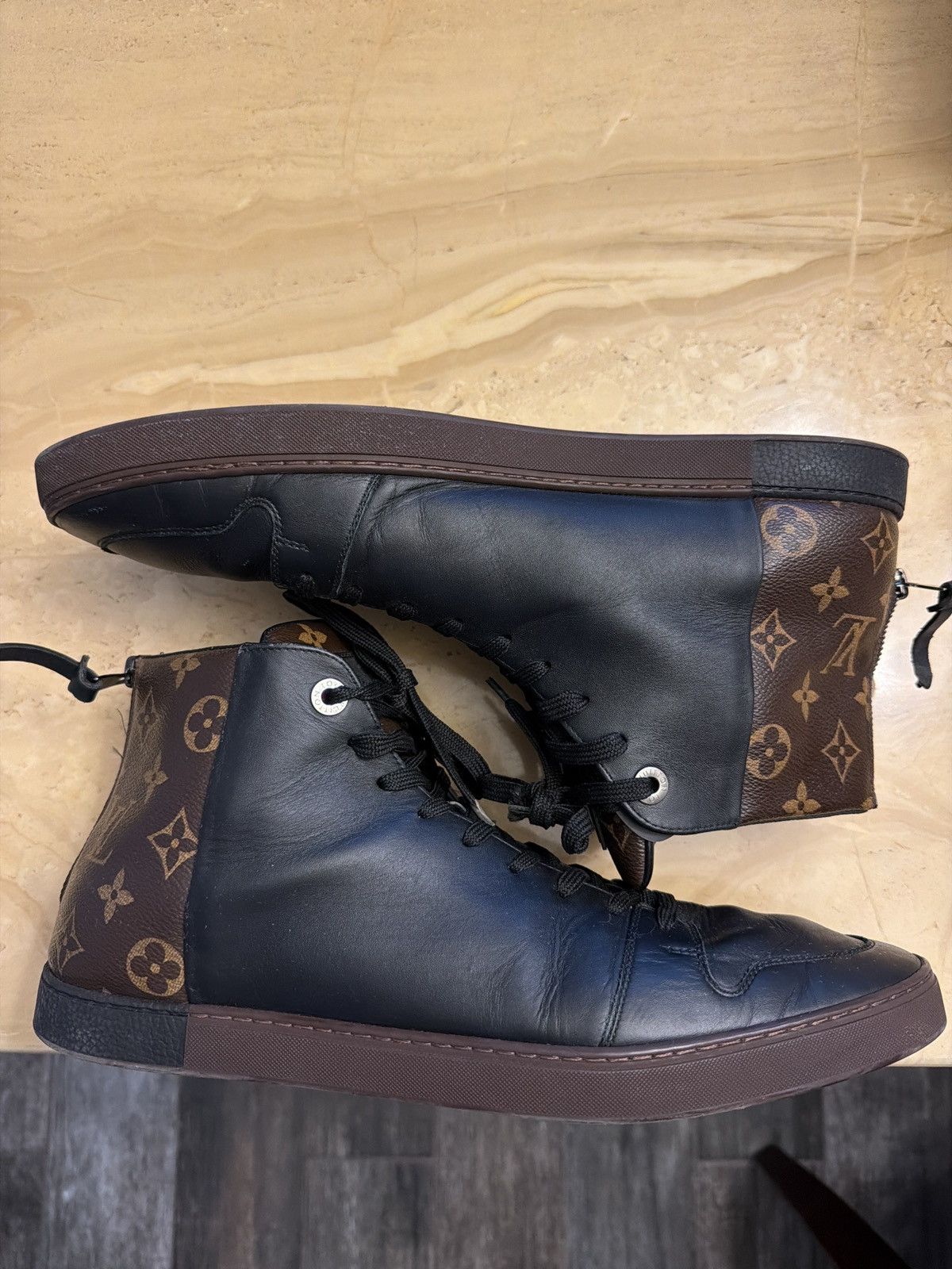 Louis Vuitton Louis Vuitton Black Monogram High-Top Sneakers Size US 11 / EU 44 - 3 Thumbnail