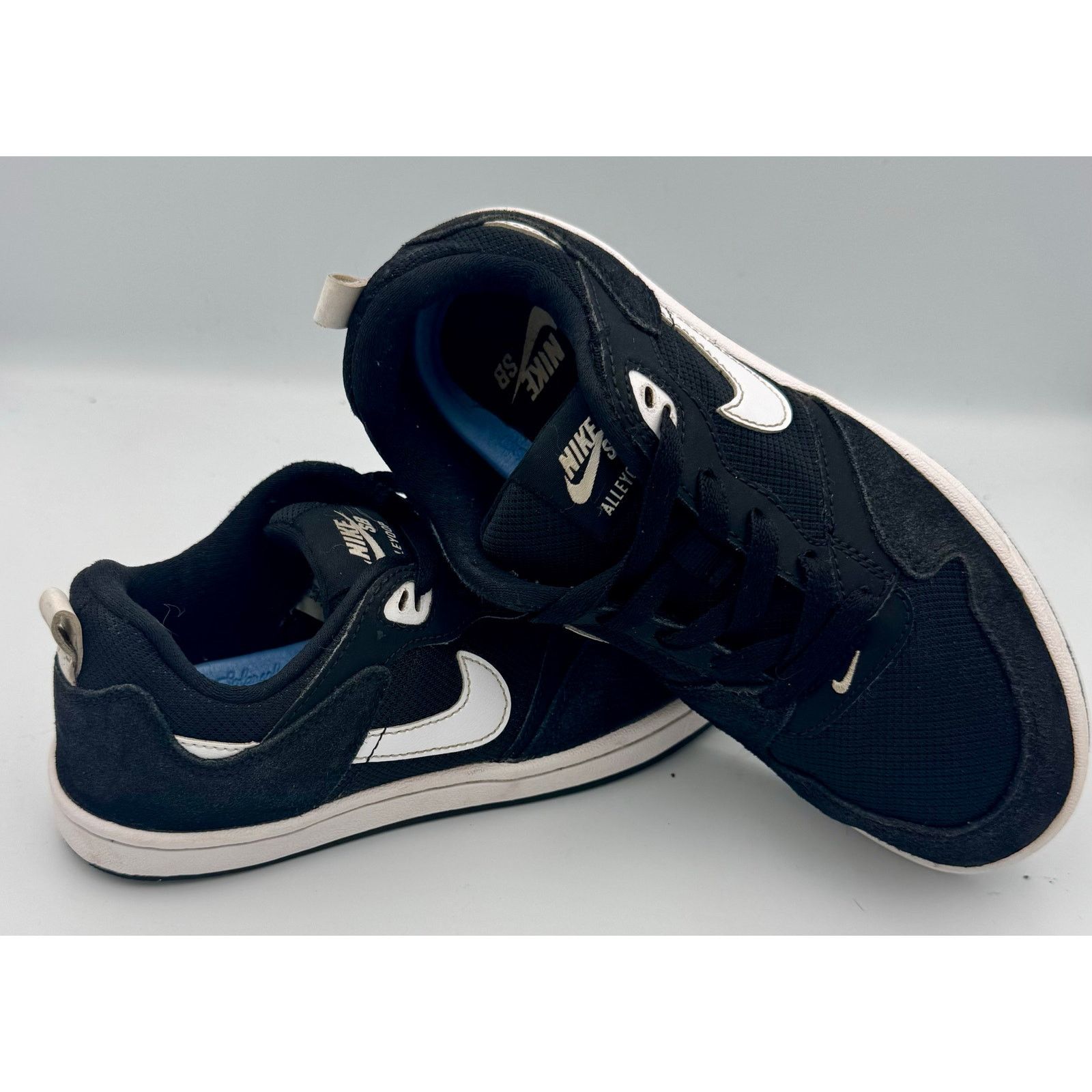 Nike NIKE SB ALLEYOOP' BLACK WHITE SIZE 5.5Y GS CJ0883-001 Size US 5.5 / EU 38 - 12 Thumbnail