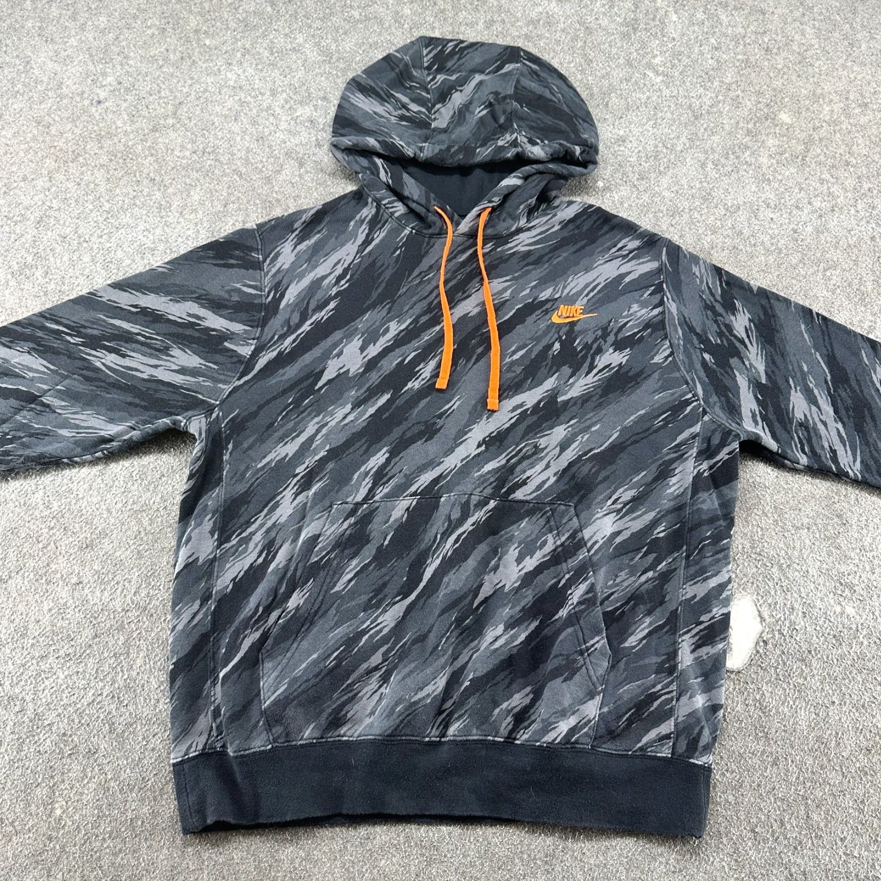 Nike Nike Hoodie Pullover Sweatshirt Mens M Black Grey Camo Swoosh Cotton Fleece Club Logo Pockets Sweatshirt Size US M / EU 48-50 / 2 - 3 Thumbnail