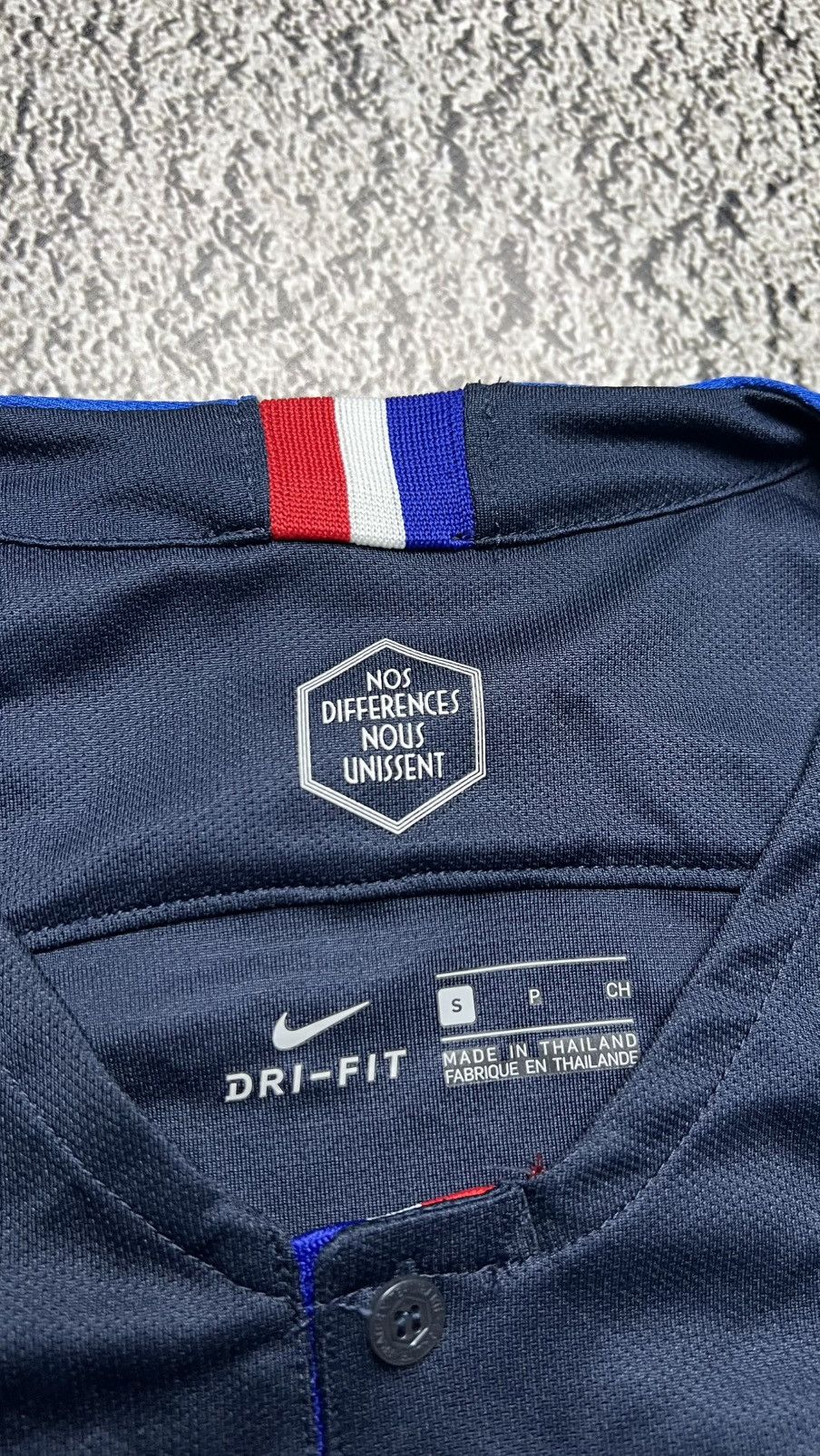 Nike Nike 2018 France national football team soccer jersey Size US S / EU 44-46 / 1 - 6 Thumbnail