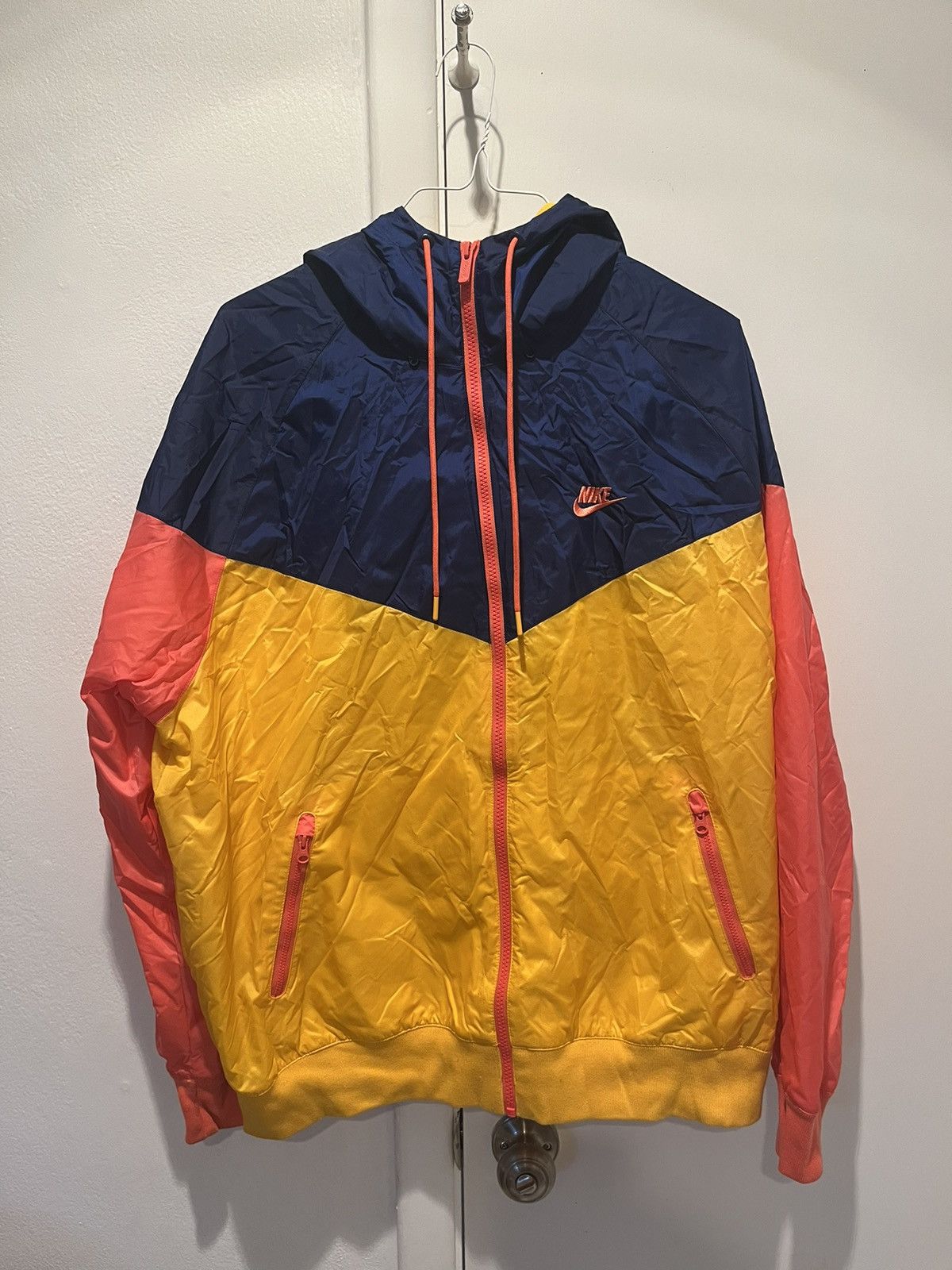 men's nike sportswear colorblock windrunner hooded jacket