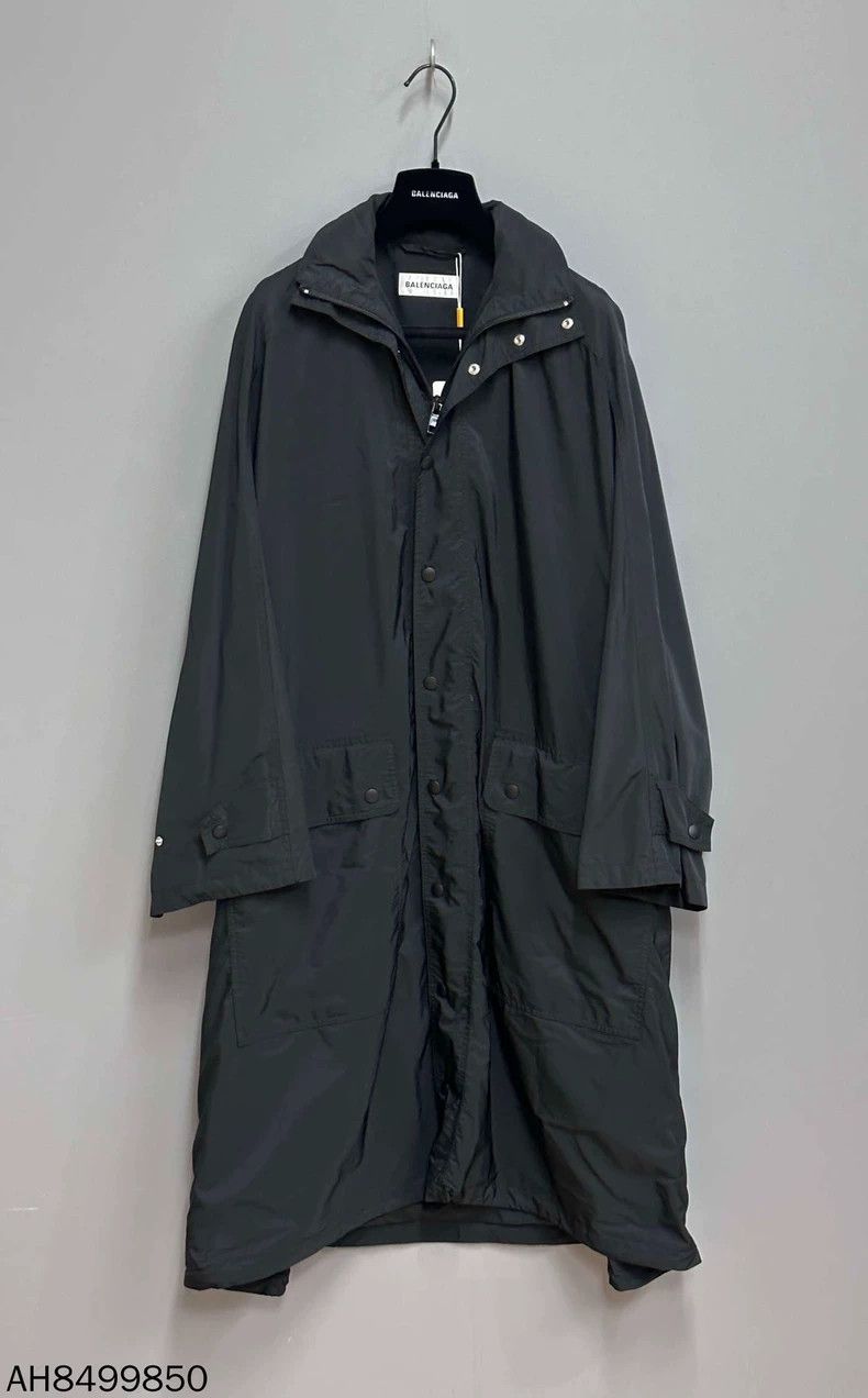 Balenciaga Balenciaga Back logo coat 2501-Nextarrow Size XXS / US 00 / IT 34 - 1 Thumbnail