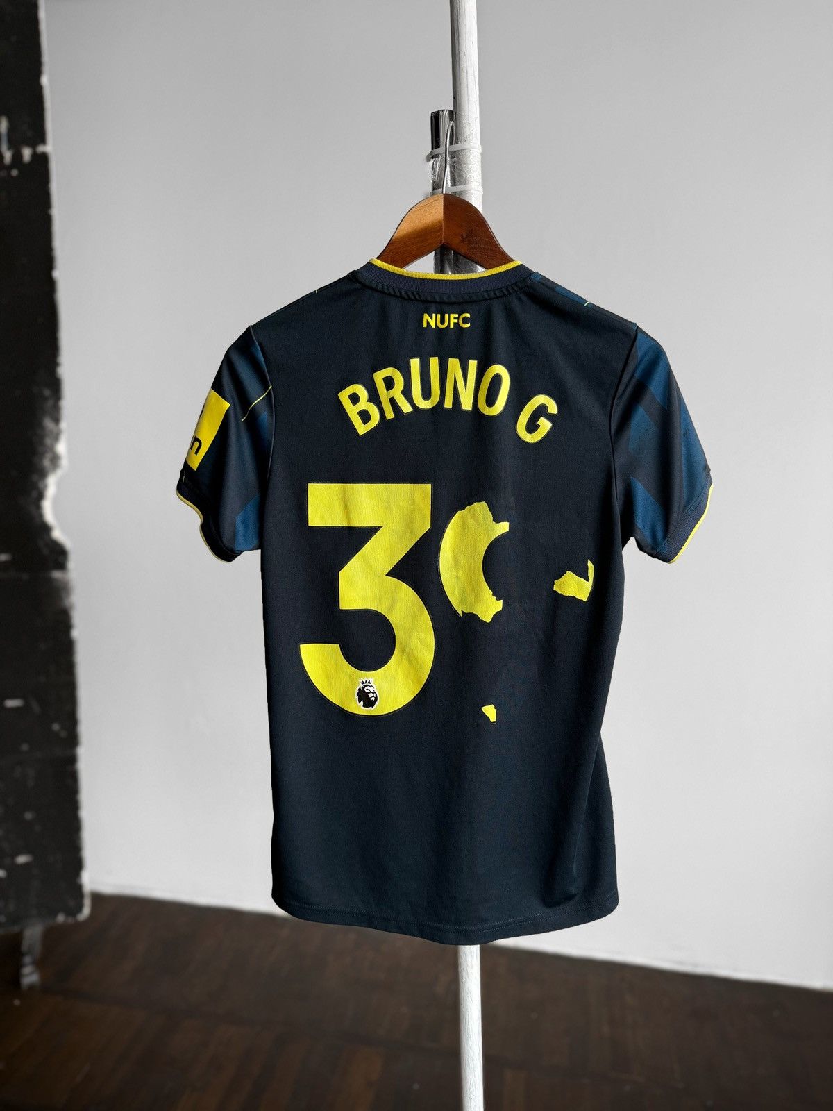 Castore Castore Newcastle United Bruno G 39 Away Shirt Soccer Jersey Size US S / EU 44-46 / 1 - 2 Thumbnail