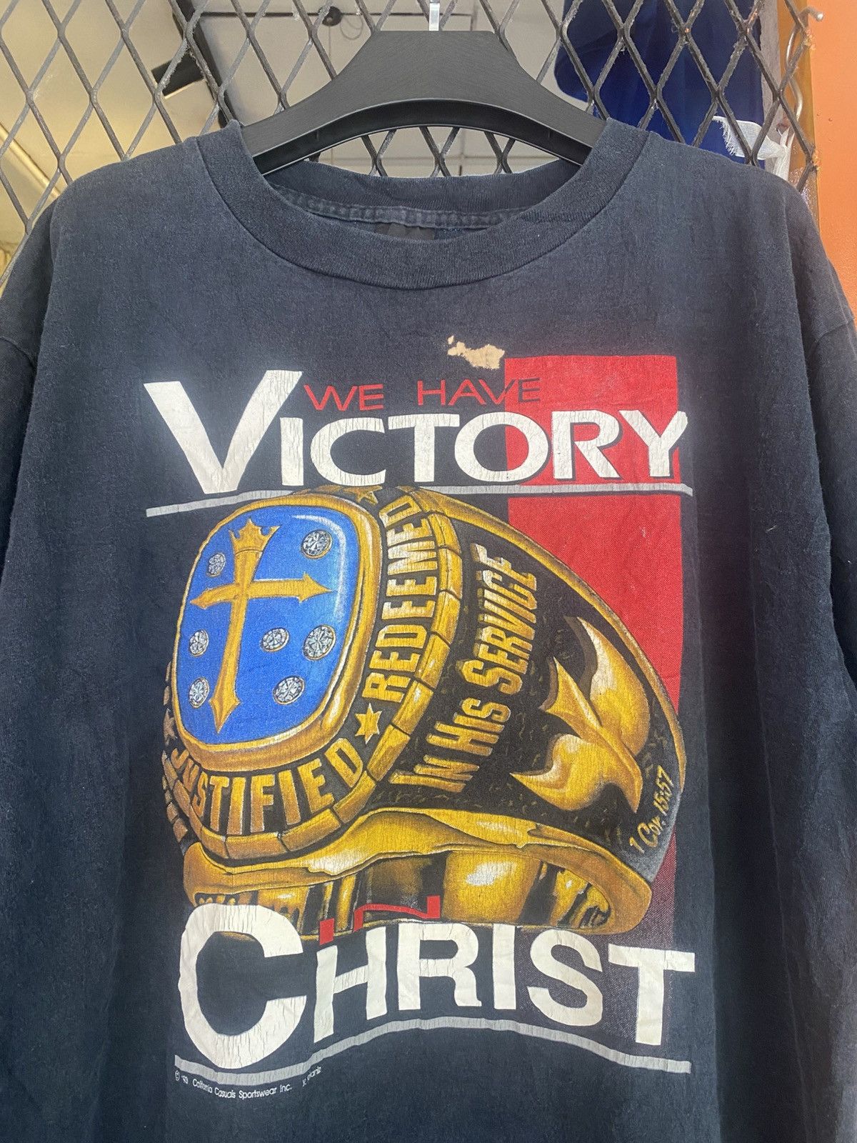 Vintage Vtg 90s Victory Jesus Ring Justified Redeemed T shirt Rap Size US XL / EU 56 / 4 - 1 Thumbnail