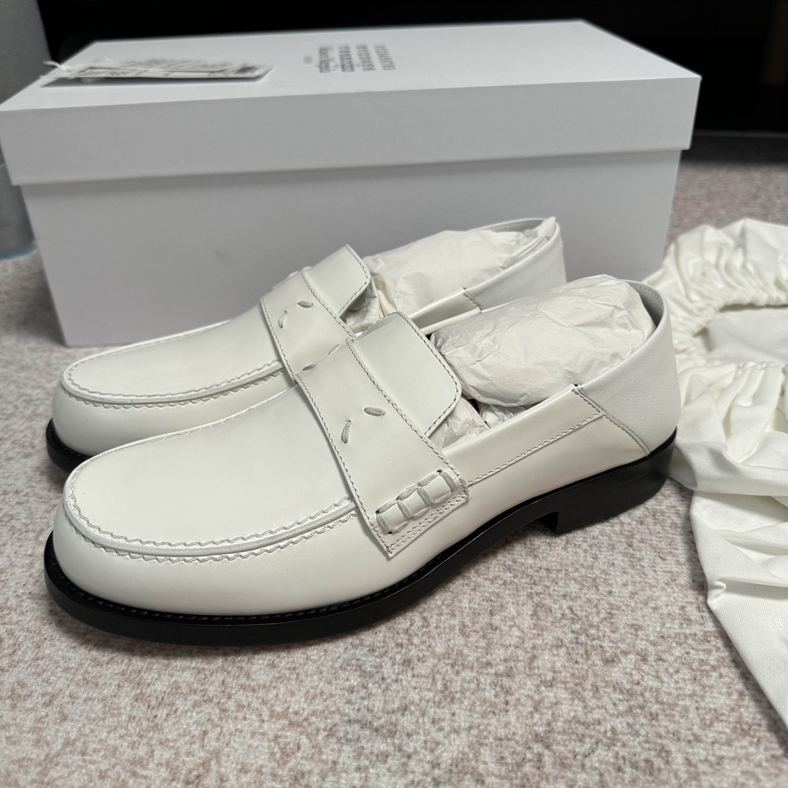 Maison Margiela Maison Margiela White Loafers Size 36.5 Size US 6.5 / IT 36.5 - 1 Thumbnail