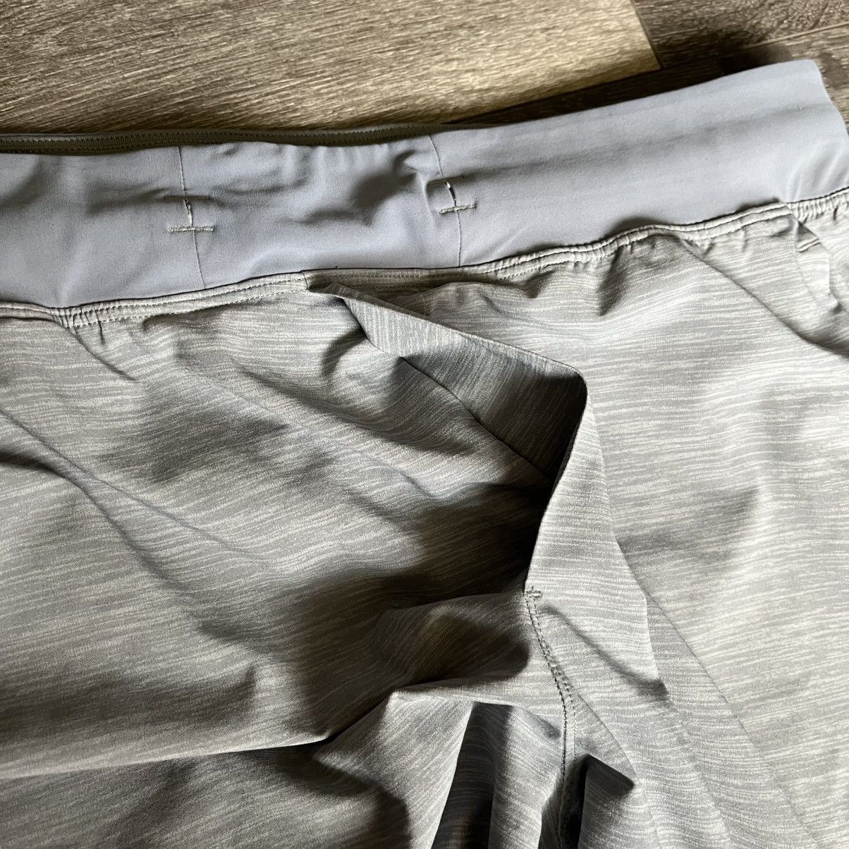Lululemon Lululemon T.H.E. Short Light Grey Athletic Shorts Size Large Size US 32 / EU 48 - 8 Thumbnail