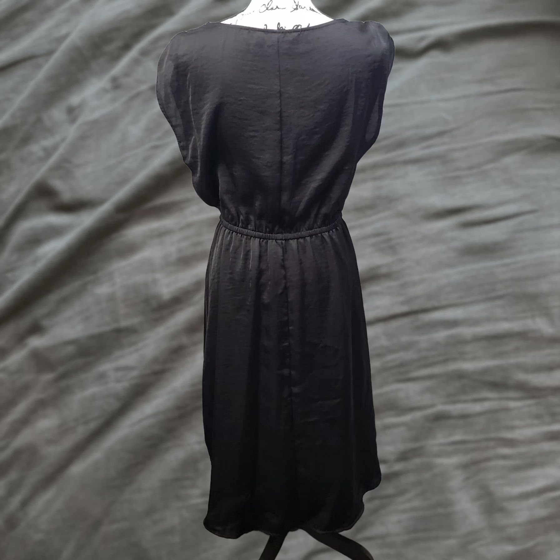 Old Navy Old Navy Dress Womens Medium Black Plain Cinch Waist Tie Sleeveless Square Neck Size M / US 6-8 / IT 42-44 - 1 Thumbnail