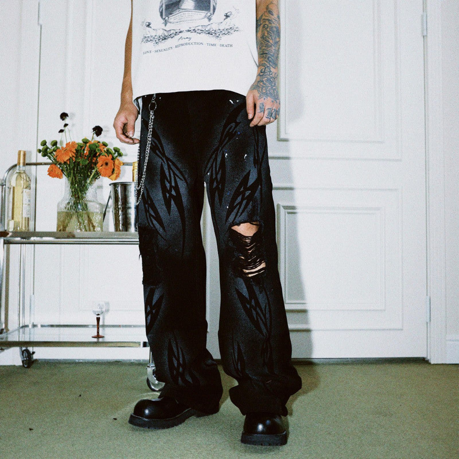 Other Black Graphic Distressed Wide Leg Jeans Size US 32 / EU 48 - 1 Thumbnail