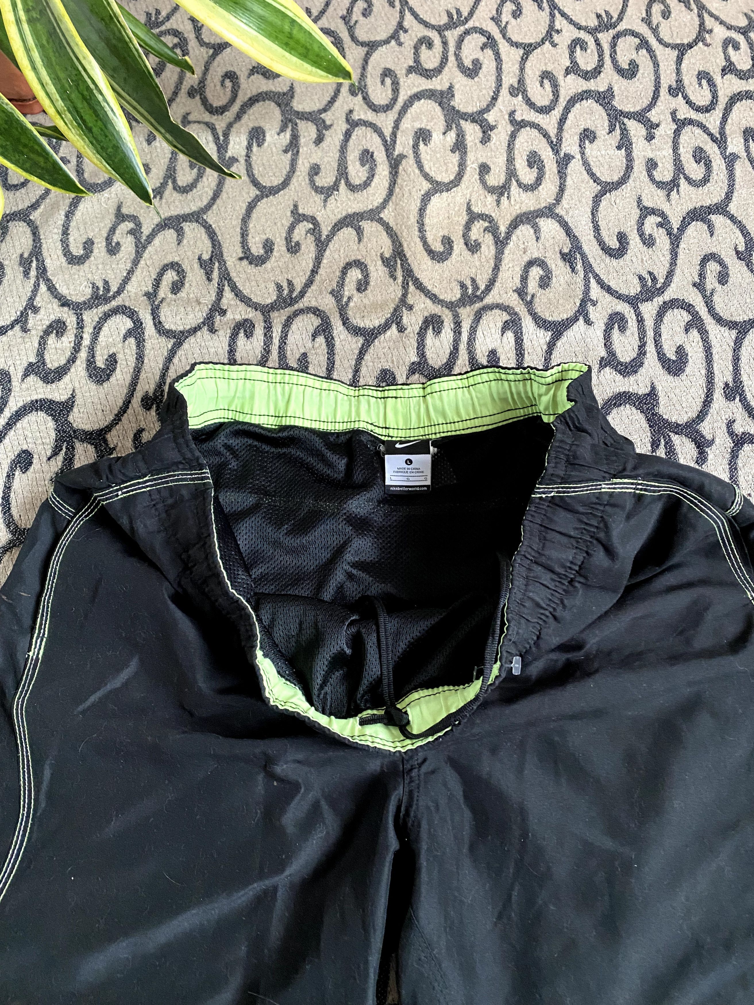 Nike Vintage Nike Cargo Swim Shorts Y2K Size US 35 - 5 Thumbnail