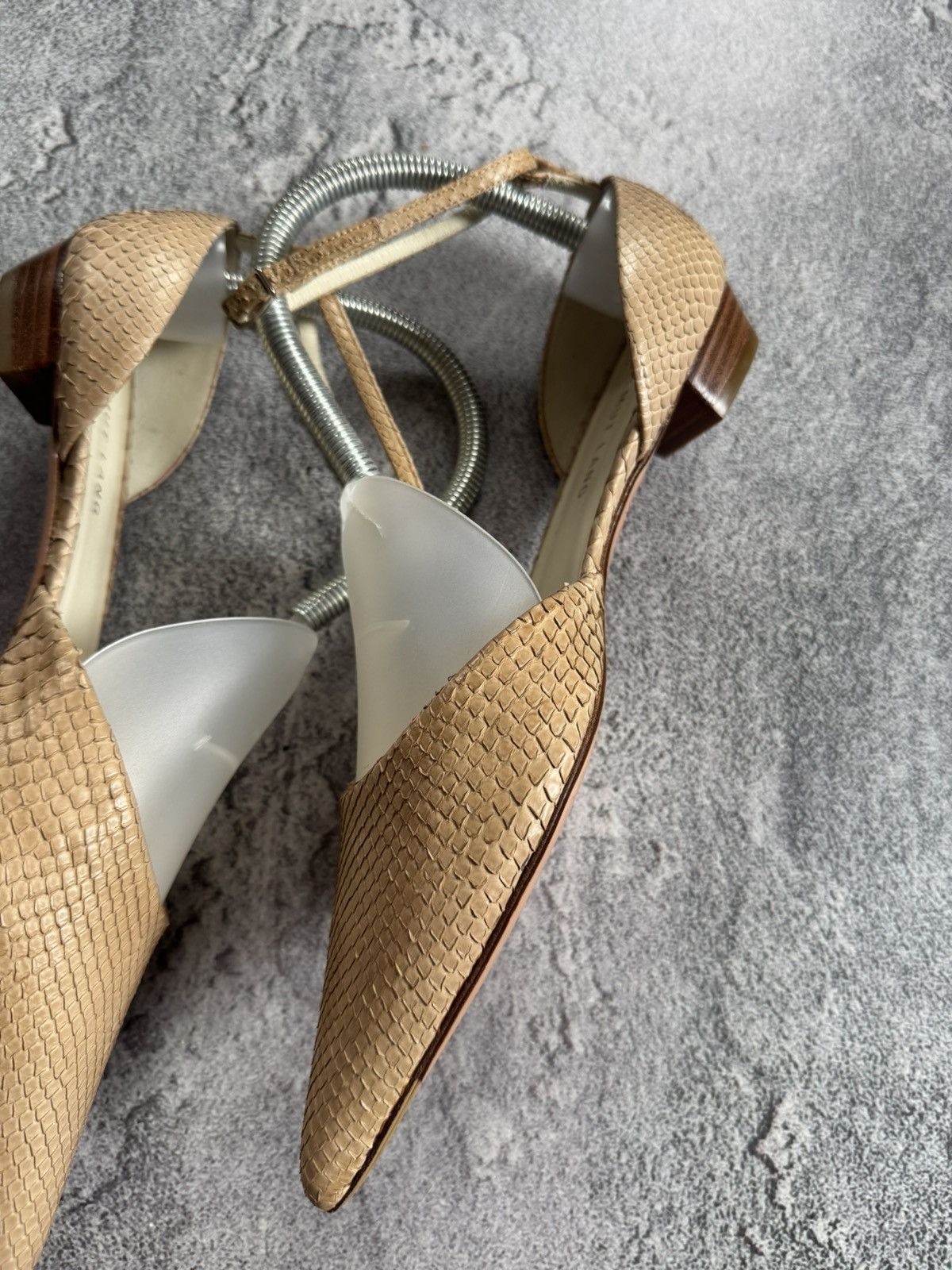 Helmut Lang Helmut Lang 35.5 textured leather pointed toe heels 👠- tan Size US 5.5 / IT 35.5 - 13 Thumbnail