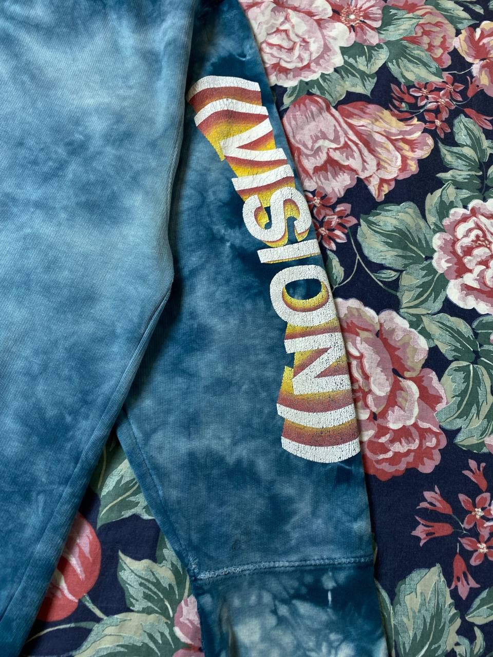 Vintage MSFTSrep SYRE/ERYS Vision Album RARE Graphic Tour Hoodie Size US XXL / EU 58 / 5 - 17 Thumbnail