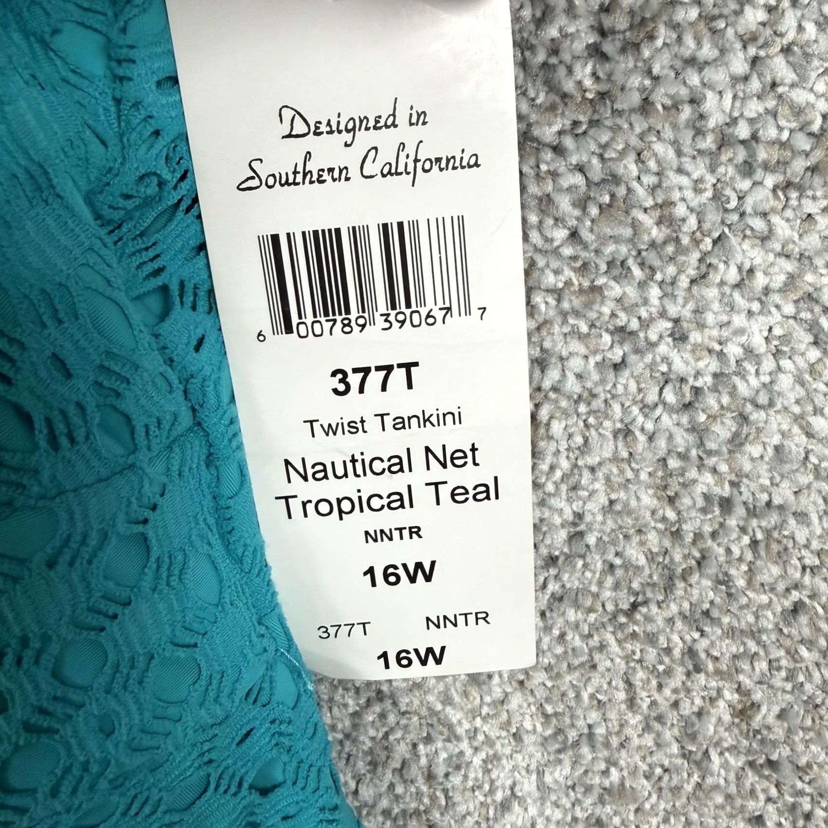 Vintage - Brand/Item: "Sunsets" is the primary brand and item is a Twist Tankini Swim Top. Size XXL / US 16-18 / IT 52-54 - 3 Thumbnail
