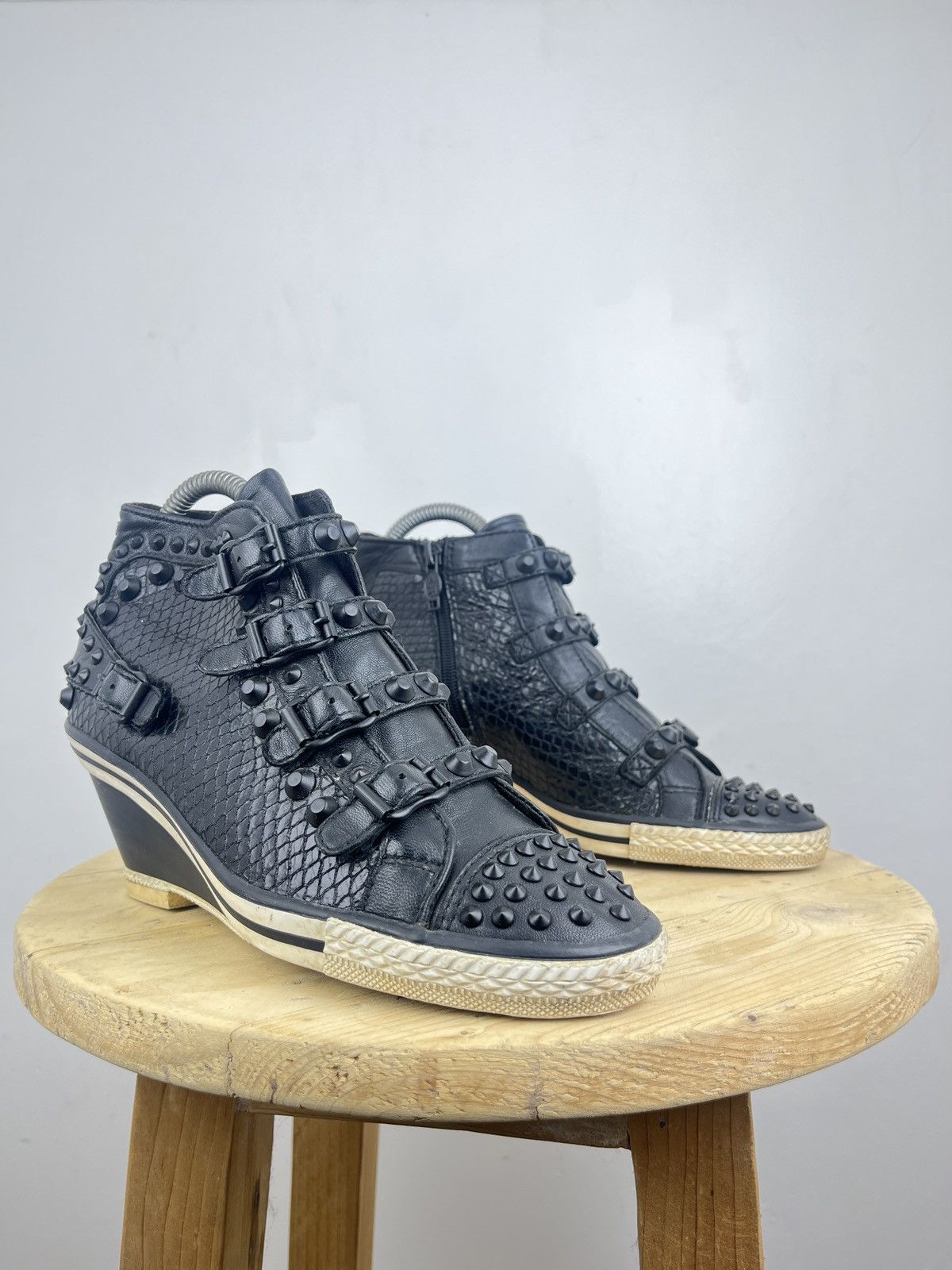 ASH Leather Buckle Zing Point Funky Gyaru Y2K Black Wedge Size US 8 / IT 38 - 3 Thumbnail