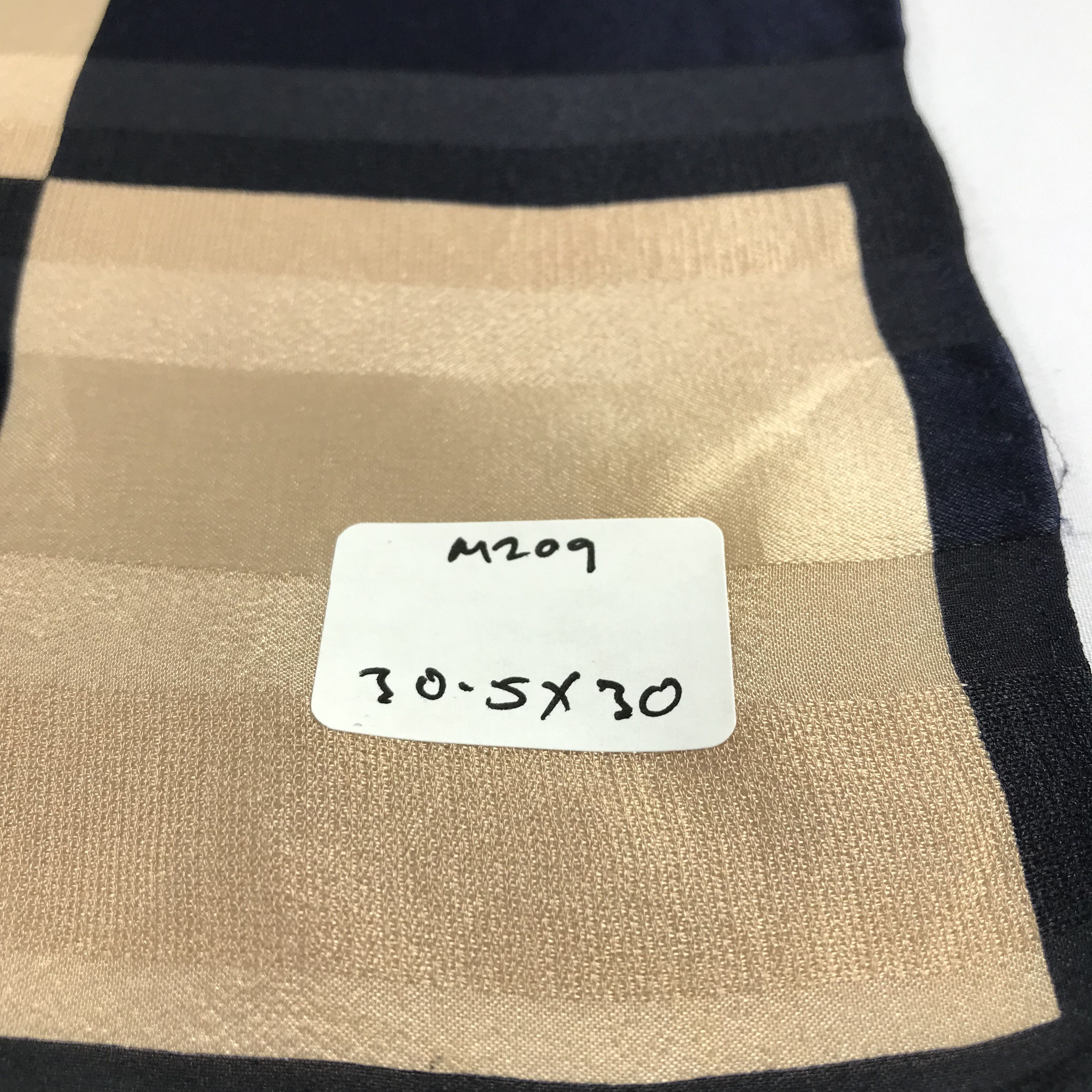 Vintage Philippe Venet Slit Thread Checkered Silk Scarf M209 Size ONE SIZE - 7 Thumbnail