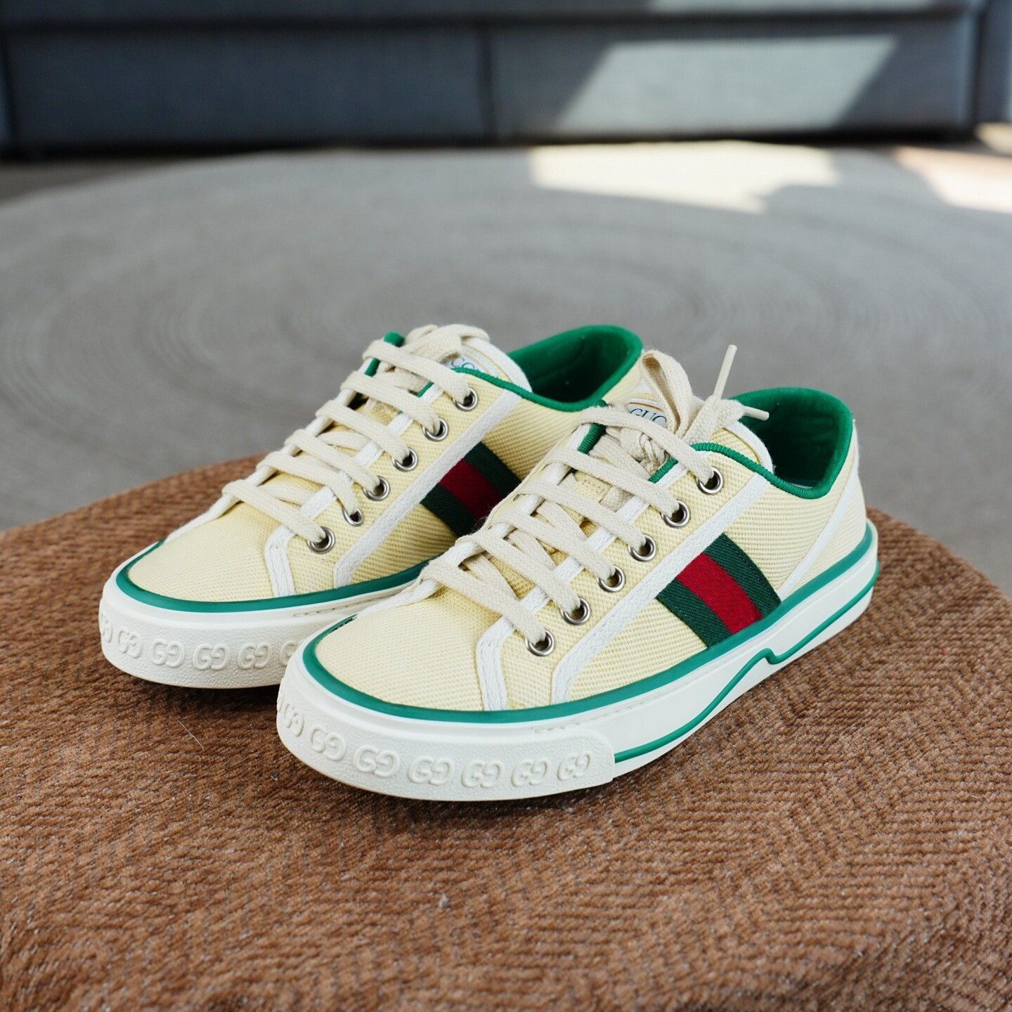 Gucci Gucci Casual Beige Lowtop Sneakers us_6 Women Size US 6 / IT 36 - 1 Thumbnail