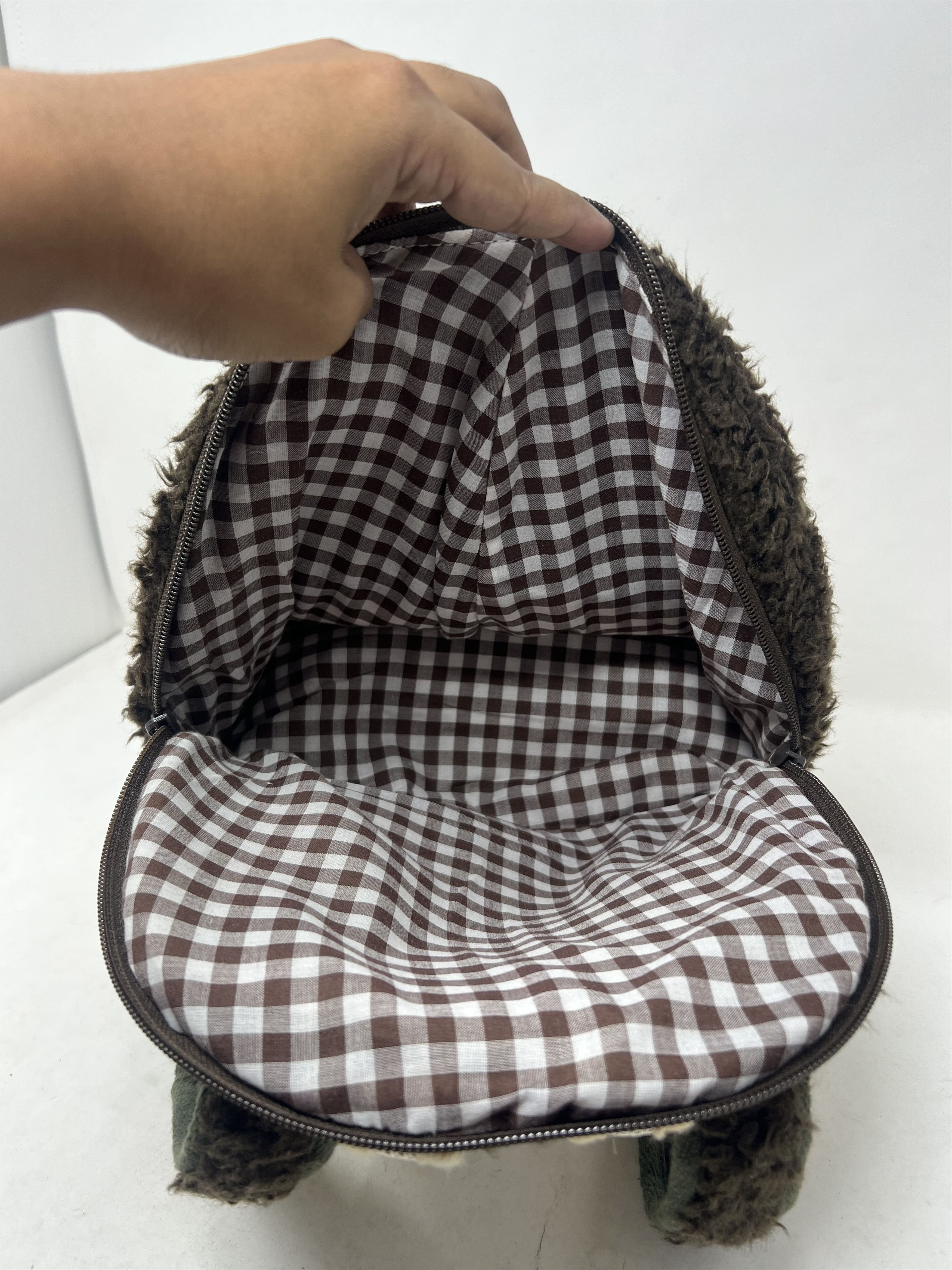If Six Was Nine Boo Foo Woo Super Boohomes Mohair Fur Mini Back Pack Size ONE SIZE - 13 Thumbnail