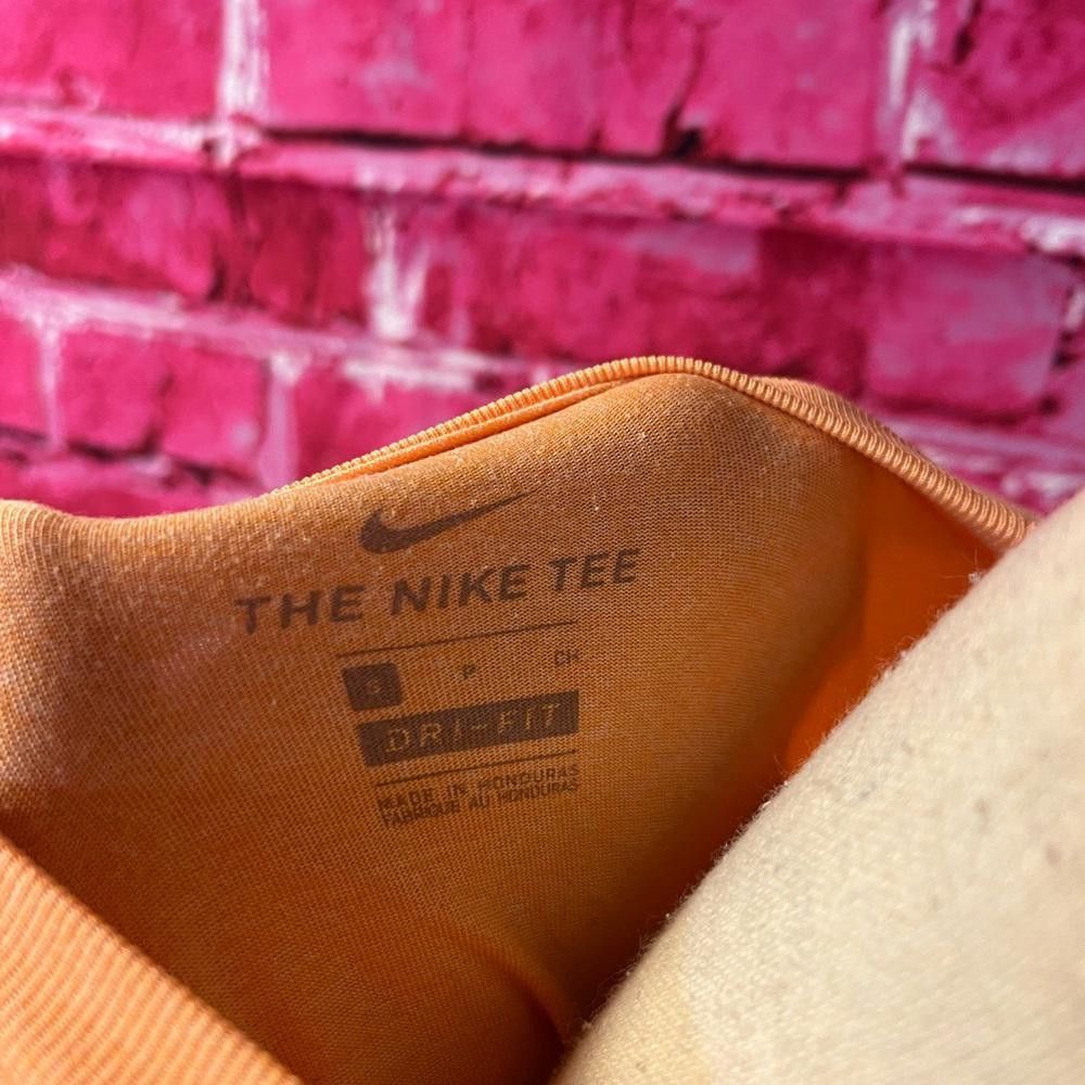 Nike Nike Dri-Fit Tee Size S / US 4 / IT 40 - 5 Thumbnail