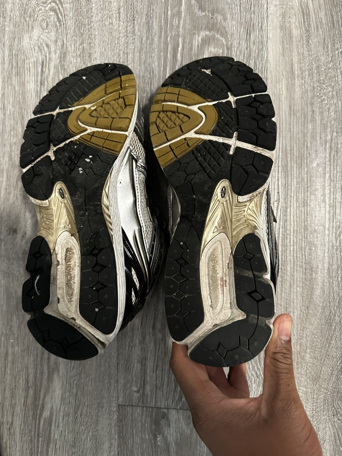 New Balance New Balance White/Metallic Gold – Size 12 Size US 12 / EU 45 - 5 Thumbnail