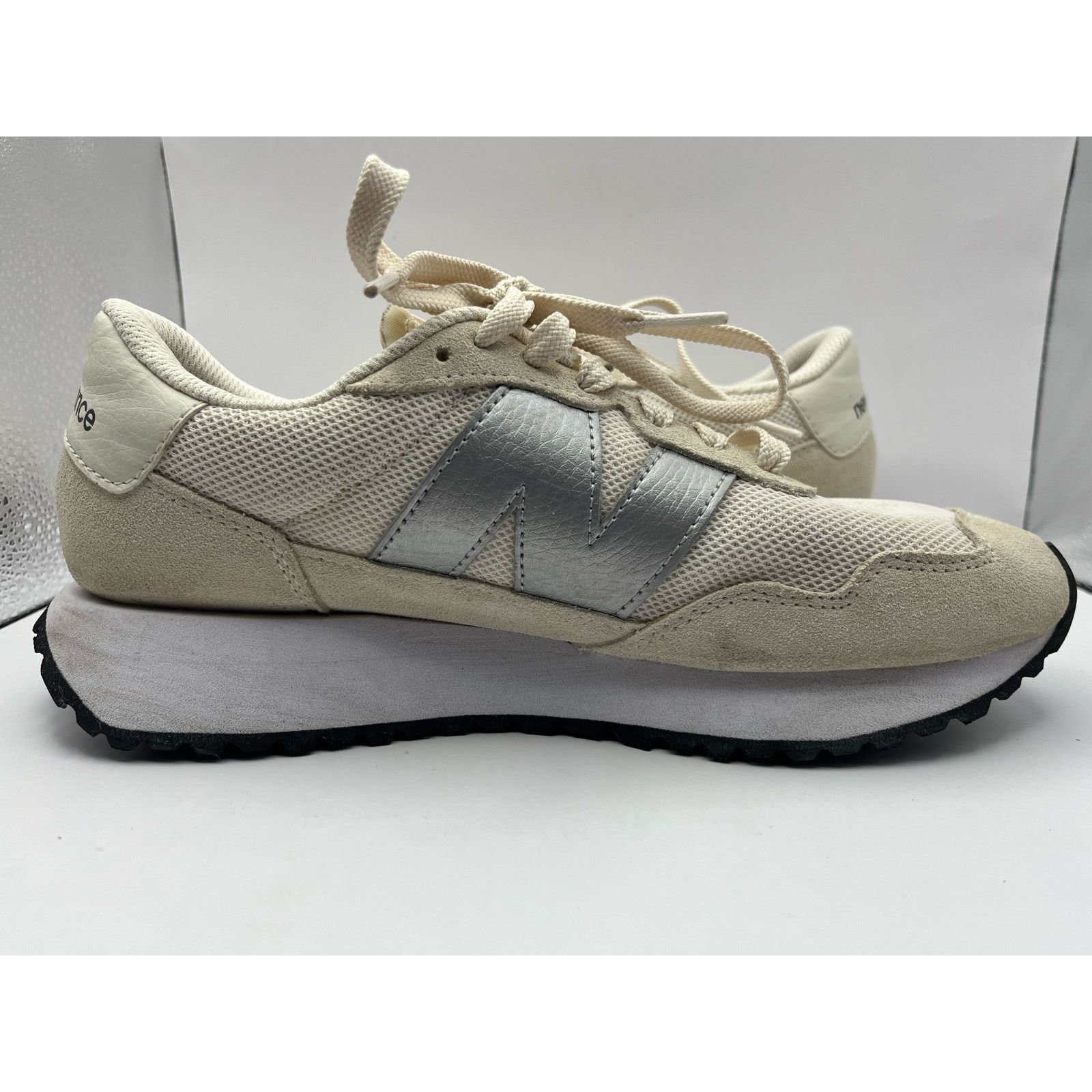 New Balance New Balance 237 Running Sneakers, Sea Salt Silver Women USED Size US 8 / IT 38 - 3 Thumbnail