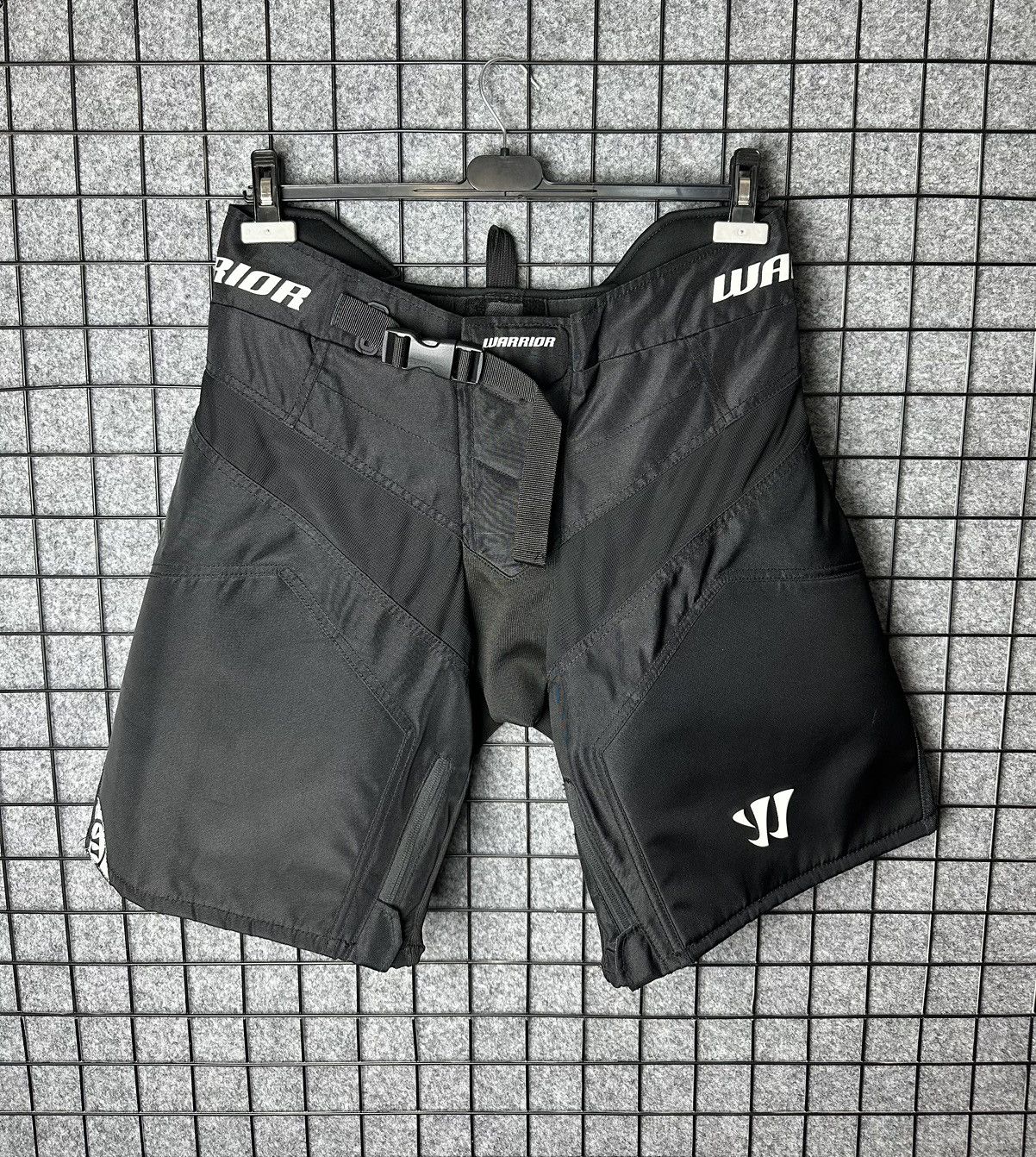 NHL × Warrior Warrior Sportswear Hockey Shorts Size XL Size US 38 / EU 54 - 1 Thumbnail