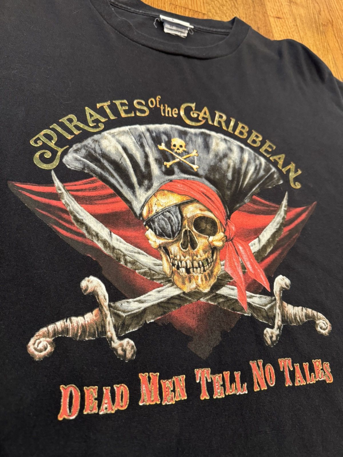 Disney × Vintage Disney Pirates of the Caribbean “Dead Men Tell No Tales” tee Size US XL / EU 56 / 4 - 3 Thumbnail