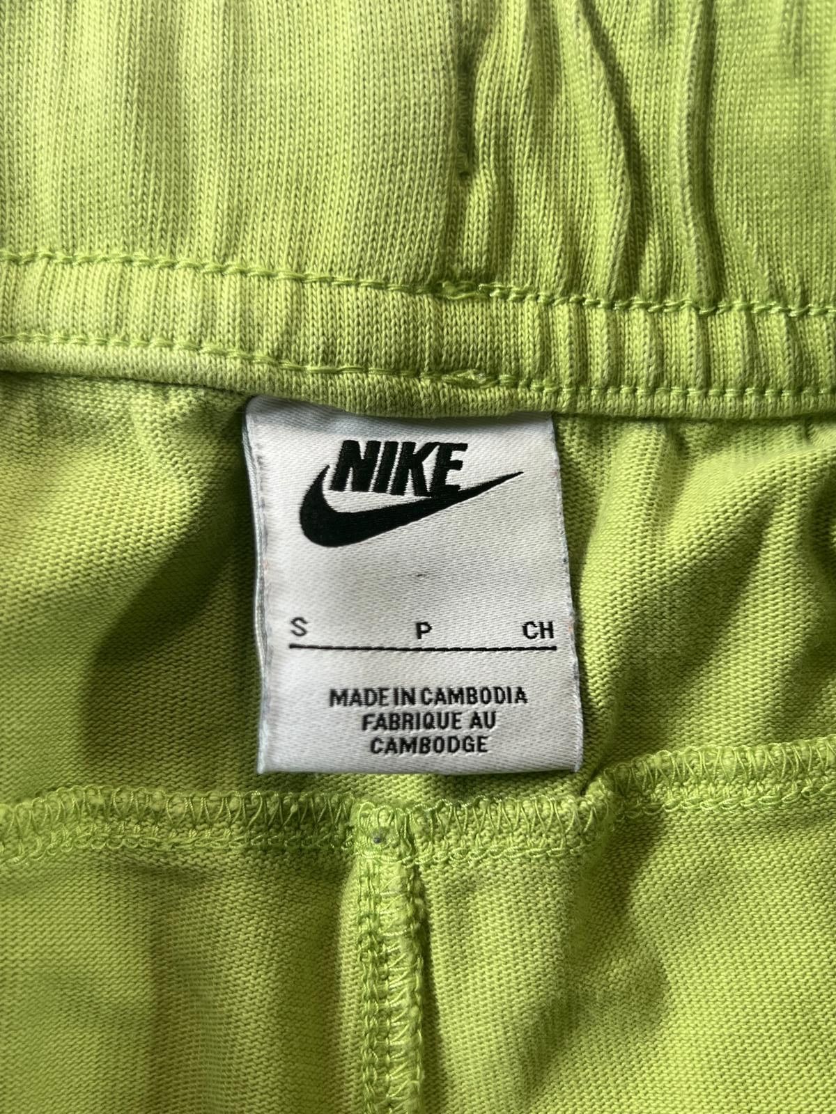 Nike Nike Green Cotton Casual Shorts Size Small Size US 30 / EU 46 - 3 Thumbnail