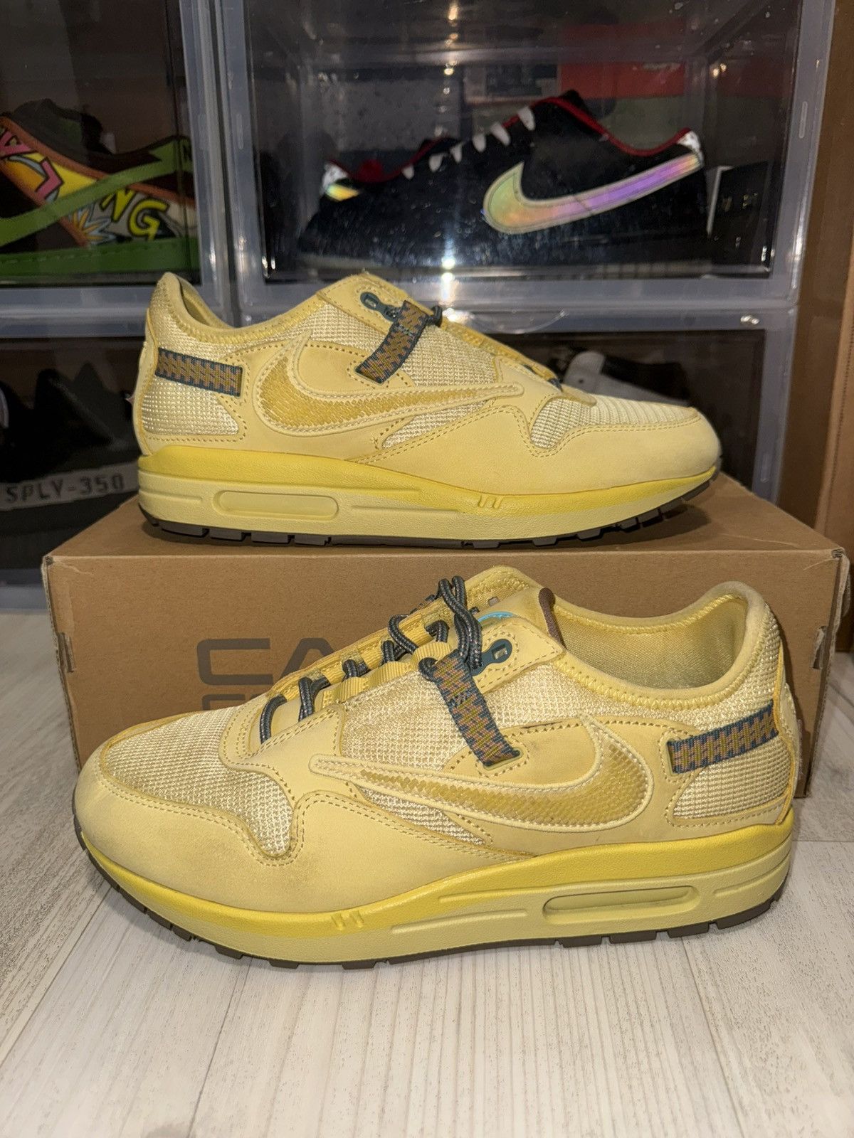 Nike × Travis Scott Nike Air Max 1 Cactus Jack Saturn Gold Size US 8.5 / EU 41-42 - 2 Thumbnail
