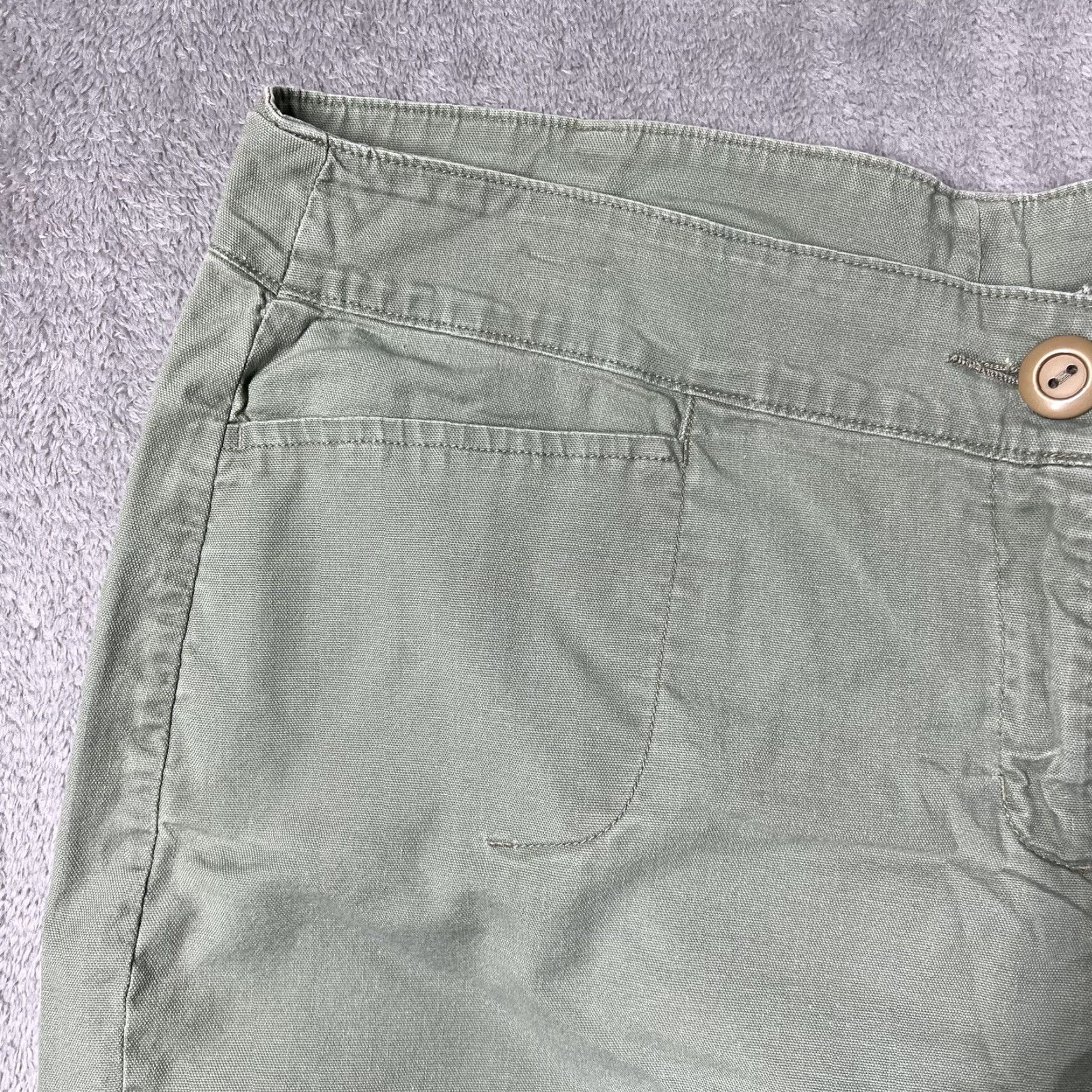 Vintage Woolrich Capri Pants Women's 14 Petite Sage Green 17” Inseam Cotton Spandex Pants Womens Capris Green 14 Woolrich Capris Size 36" / US 14 / IT 50 - 3 Thumbnail