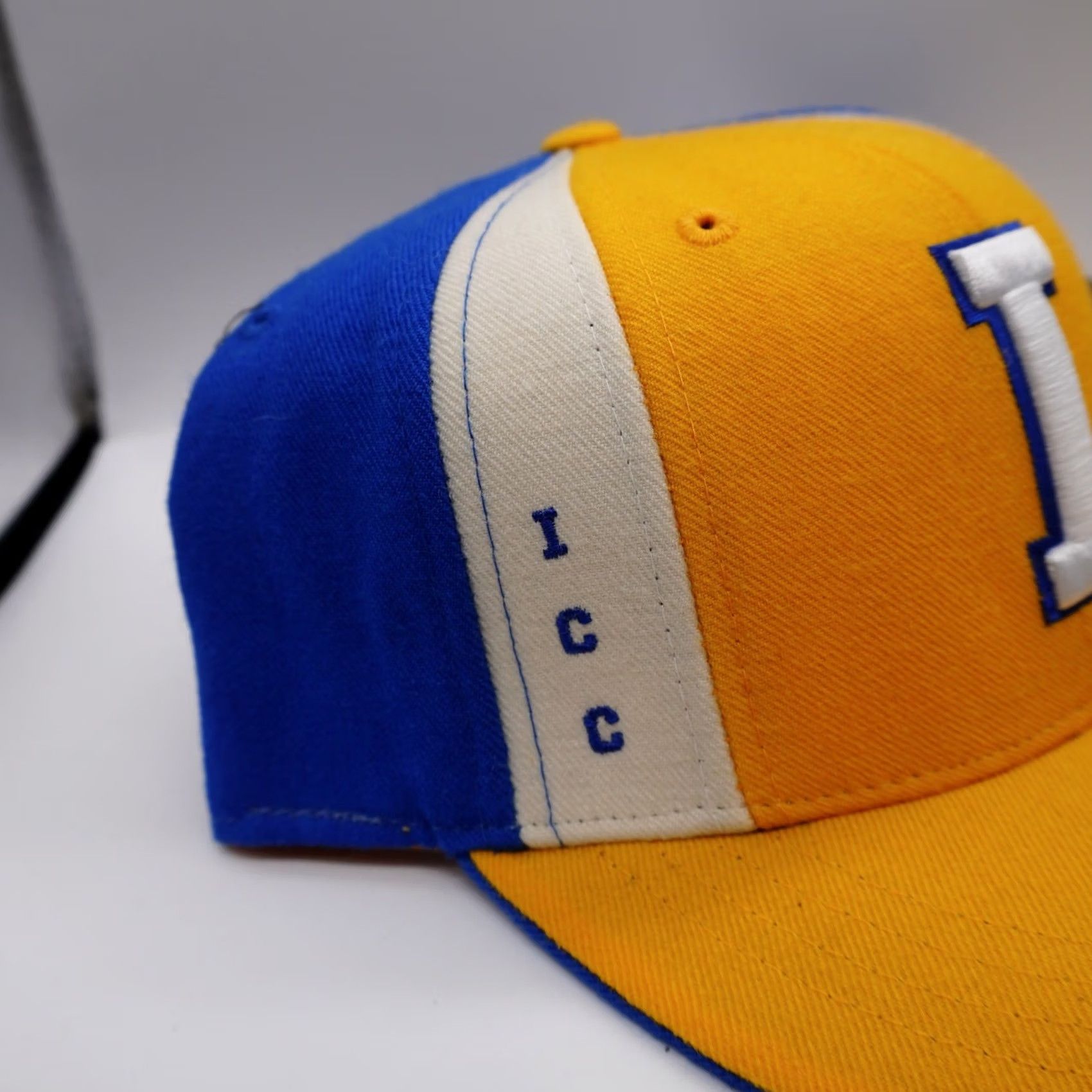 Cougar Headmaster Campuswear Hat Wool Fitted Cap Mens 7 3/4 Yellow Blue ICC Cougars Size ONE SIZE - 4 Thumbnail