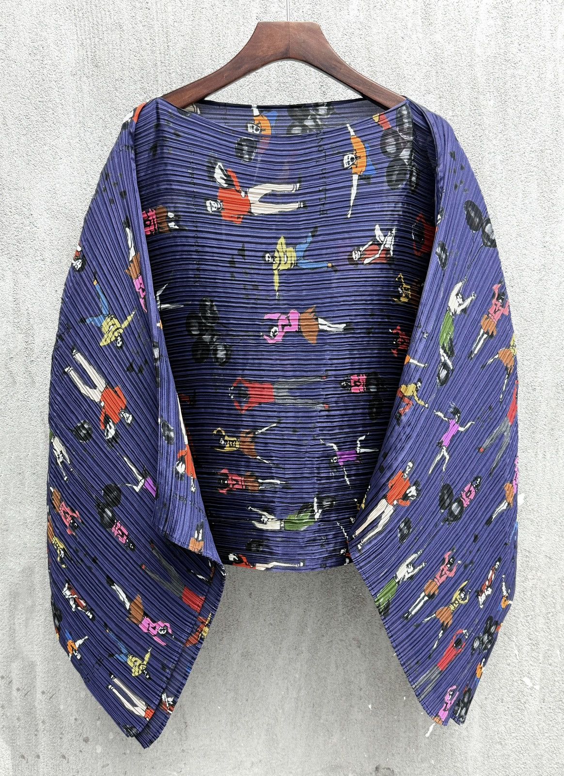 Issey Miyake × Pleats Please Issey Miyake Sporty Little Figure Shawl Cloak Size ONE SIZE - 2 Thumbnail
