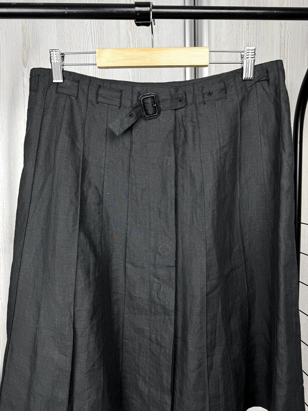 Burberry Burberry London 100% Bamboo fabric made in italy midi skirt Size 30" / US 8 / IT 44 - 3 Thumbnail