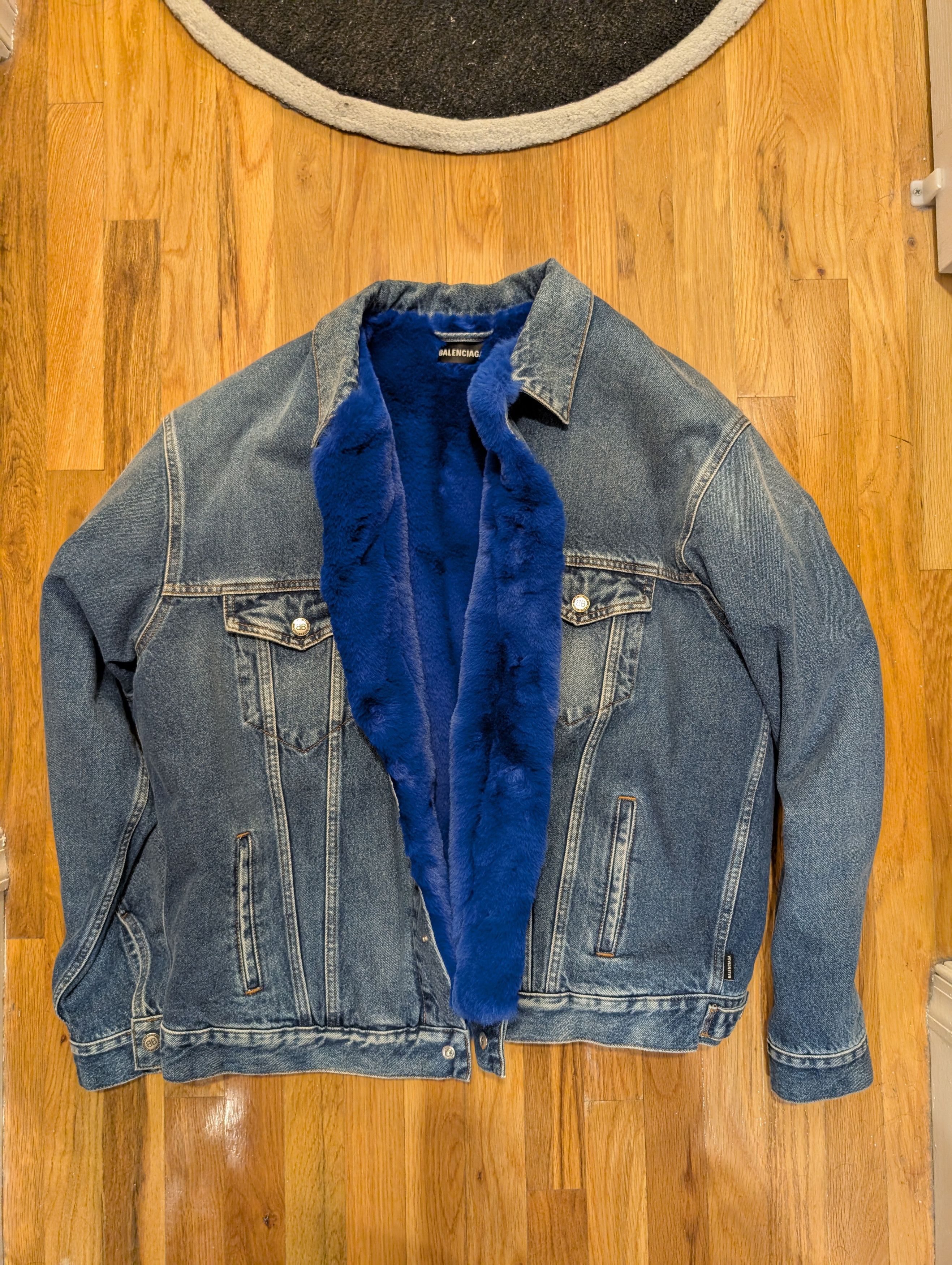 Balenciaga Balenciaga FW18 Oversized Denim Blue Fur Jacket Size US S / EU 44-46 / 1 - 6 Thumbnail