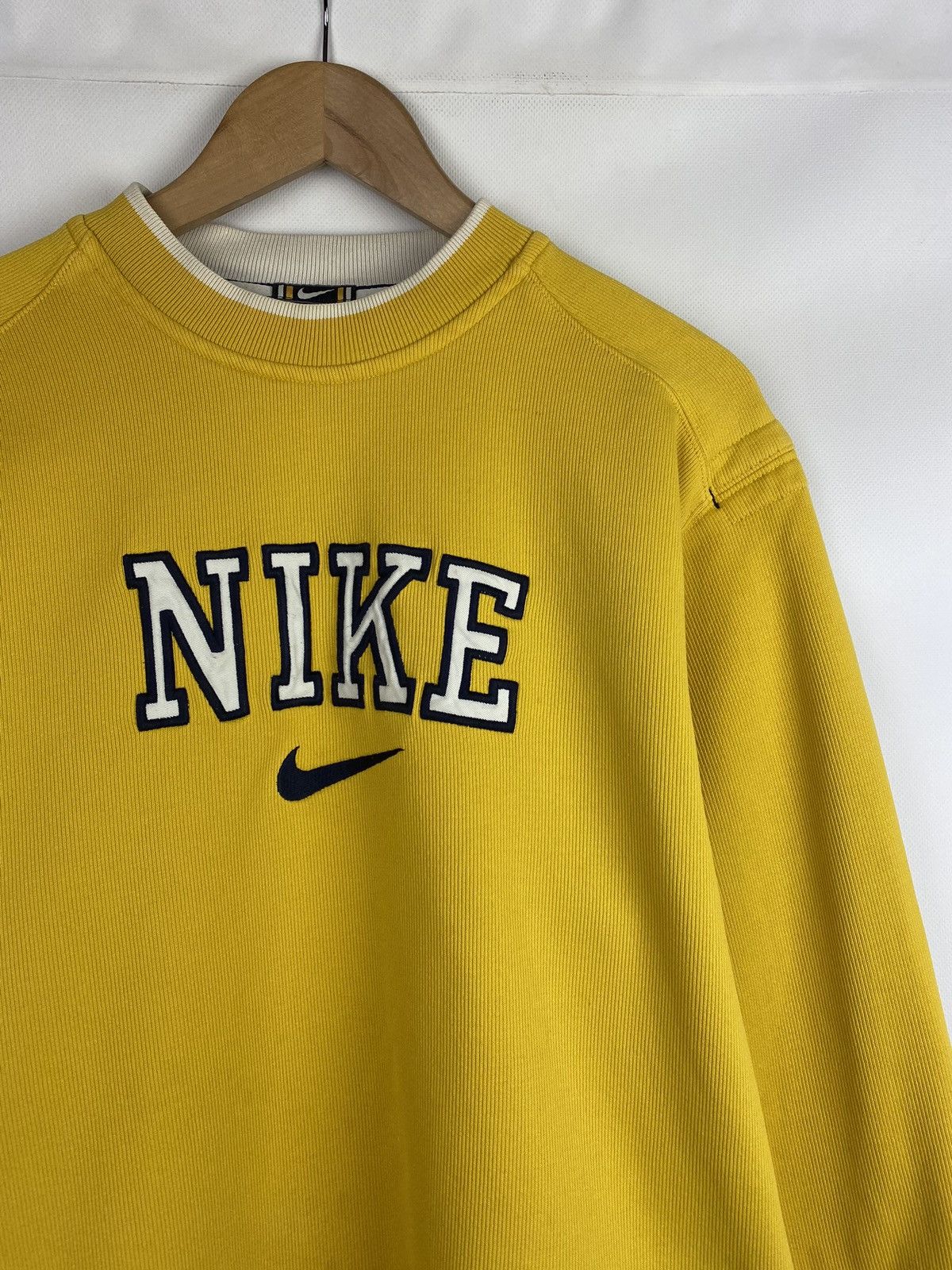 Nike VTG 90s Nike Big Logo Embroidered Sweatshirt Pullover Size US S / EU 44-46 / 1 - 4 Thumbnail