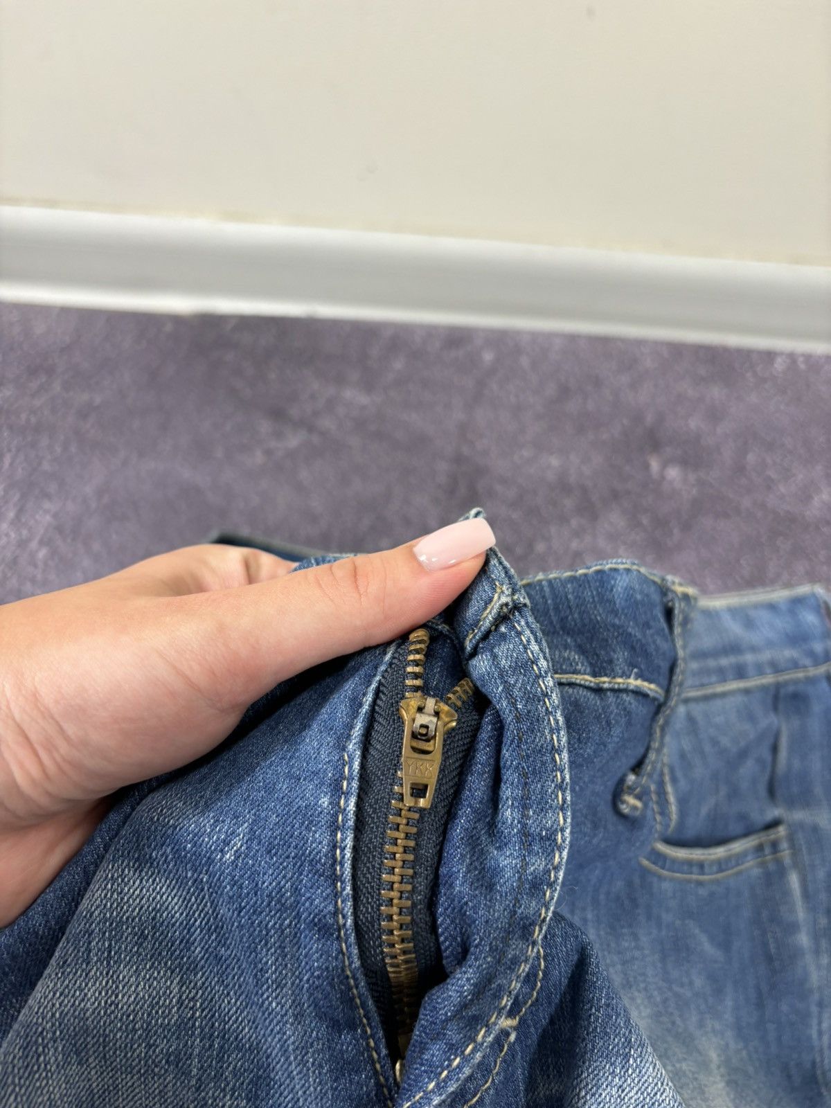 Dolce & Gabbana Vintage Dolce & Gabbana Women’s Embroidered Logo Denim Jeans Size 34" / US 12 / IT 48 - 16 Thumbnail