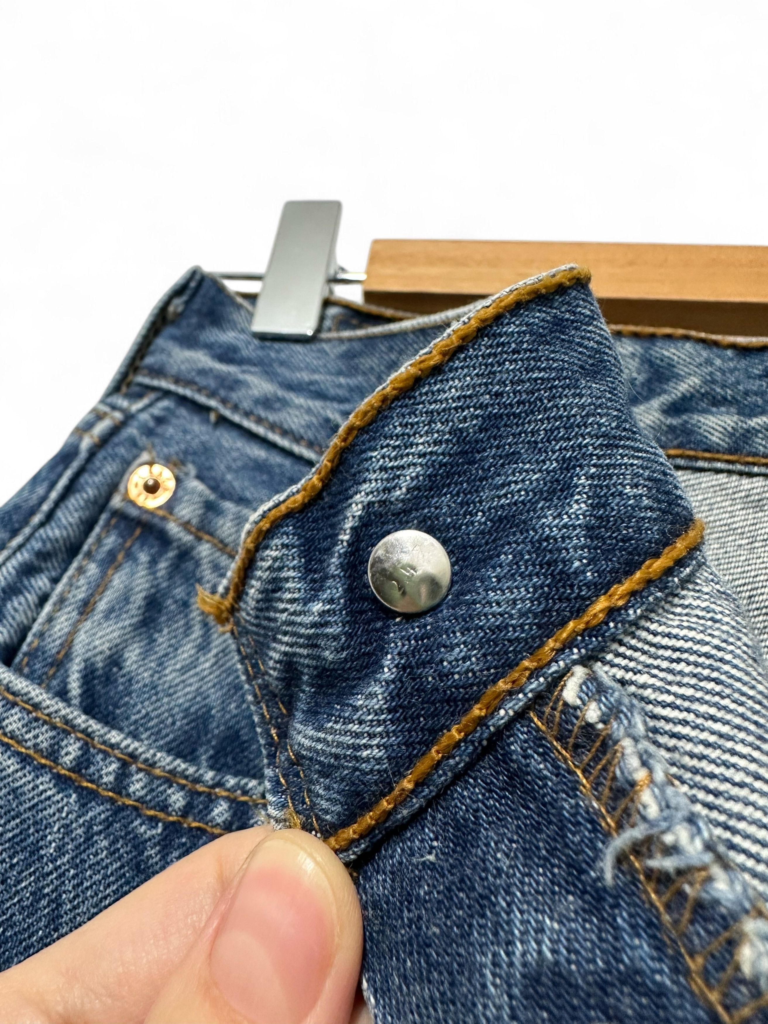 Levi's Levi's 501 High Rise Blue Washed Distressed Denim (S) Size 28" / US 6 / IT 42 - 3 Thumbnail