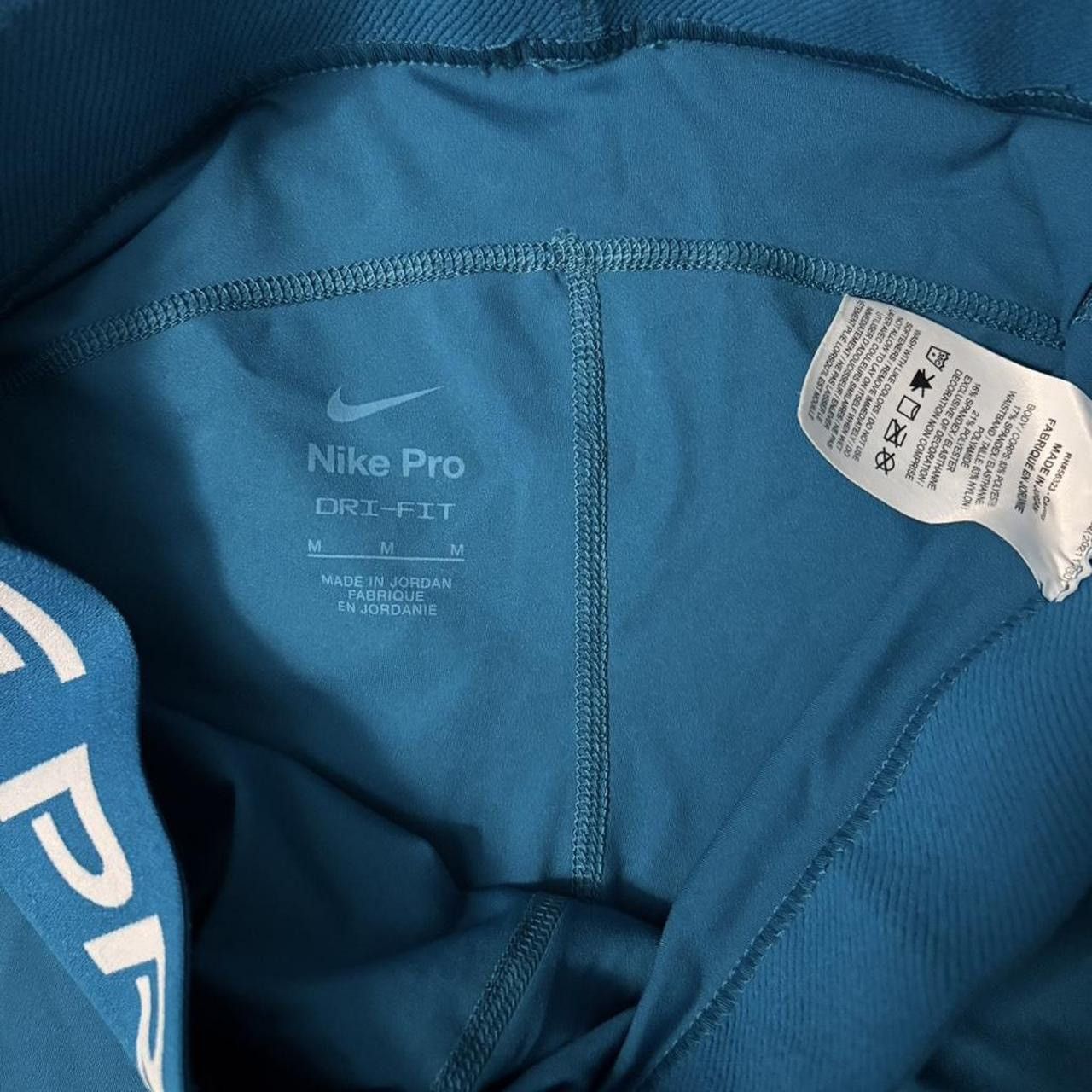 Nike Nike blue pro shorts Size 28" / US 6 / IT 42 - 2 Thumbnail