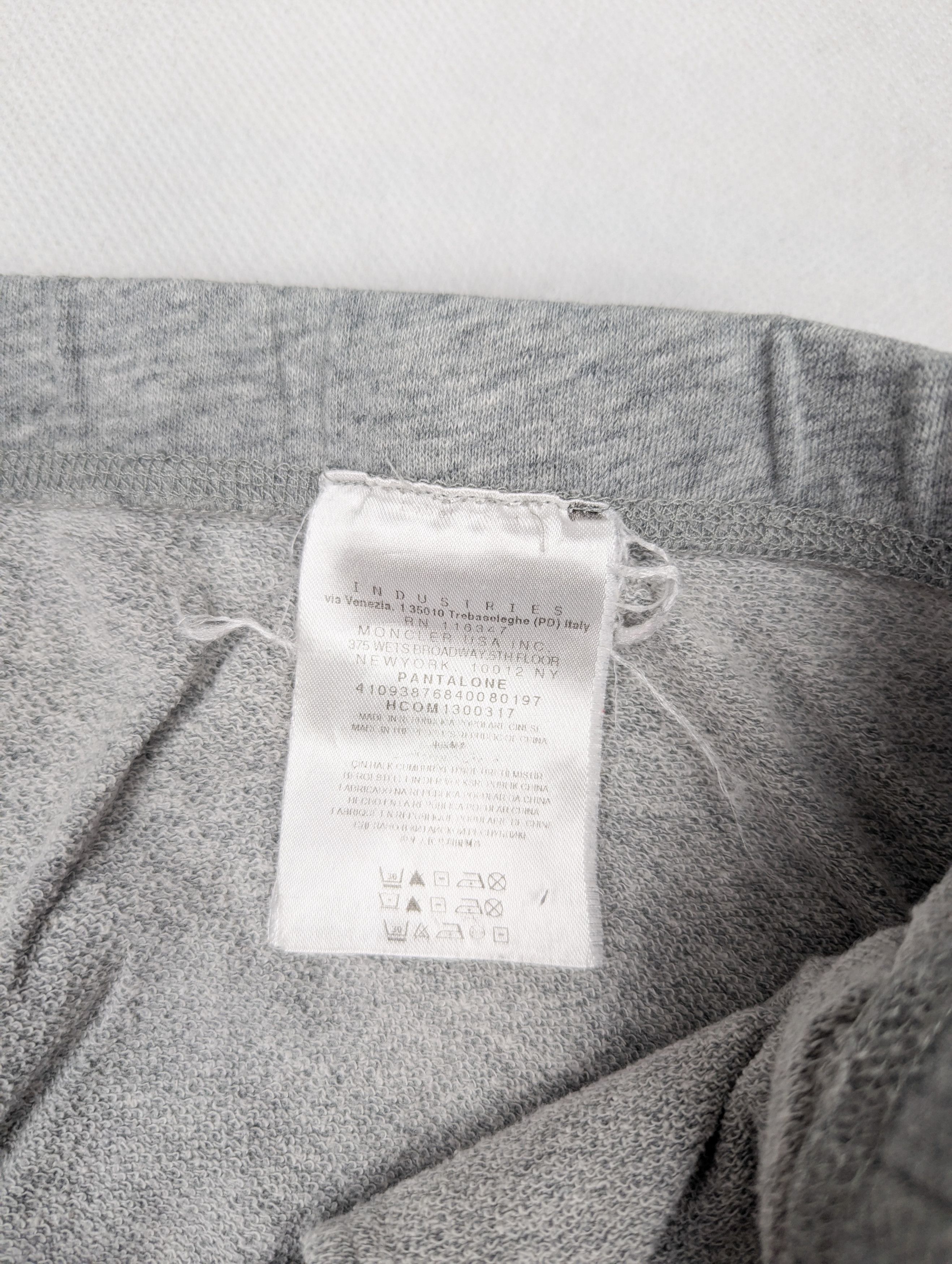 Moncler Moncler grey sweatpants pantalone XL Size US 36 / EU 52 - 4 Thumbnail